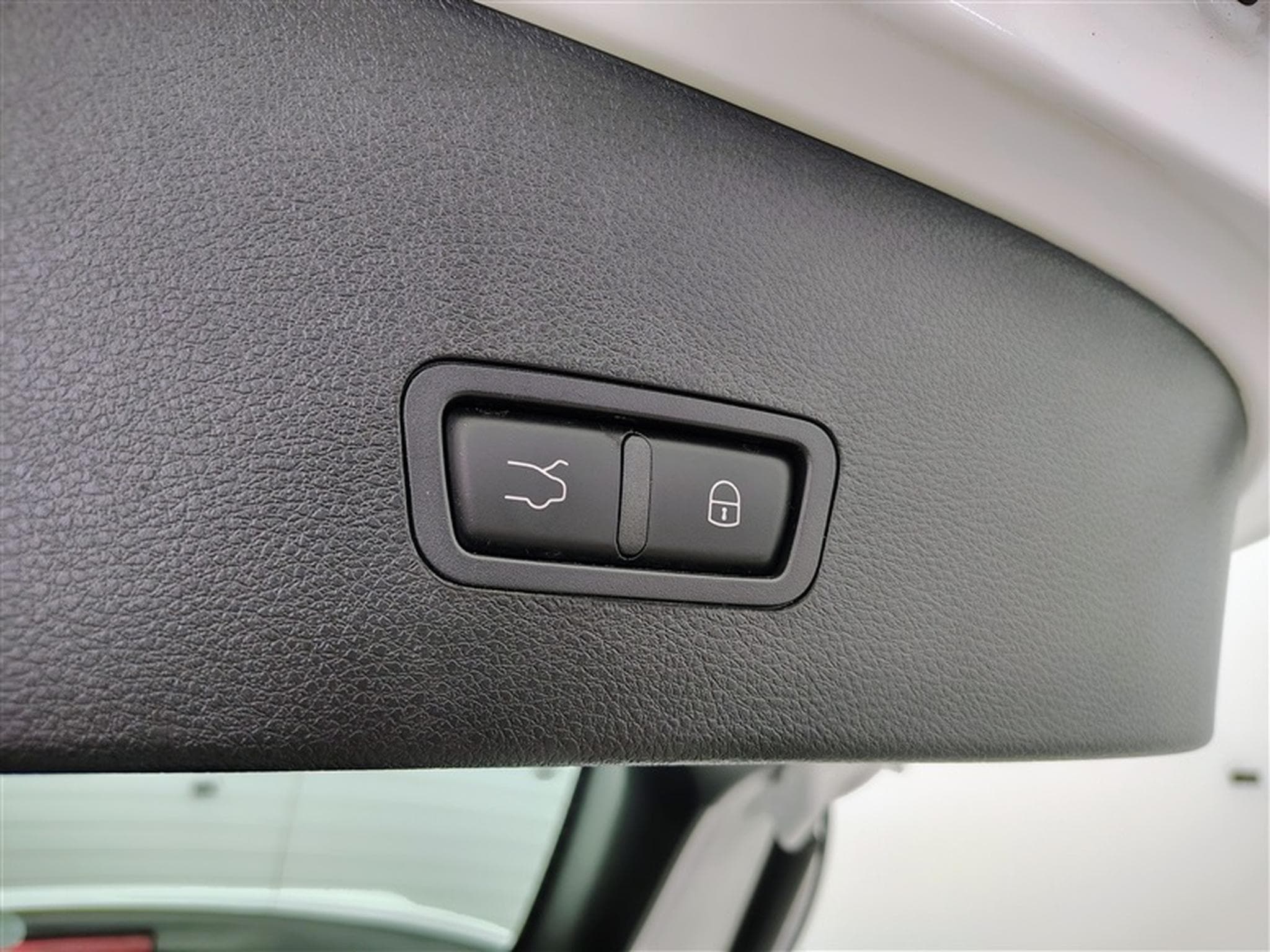 Alfa-Romeo Tonale 1.6 130 TI TCT7 *NAVI/FULL LED/CAM/PDC AV AR/JA18* (2023) - Foto 19