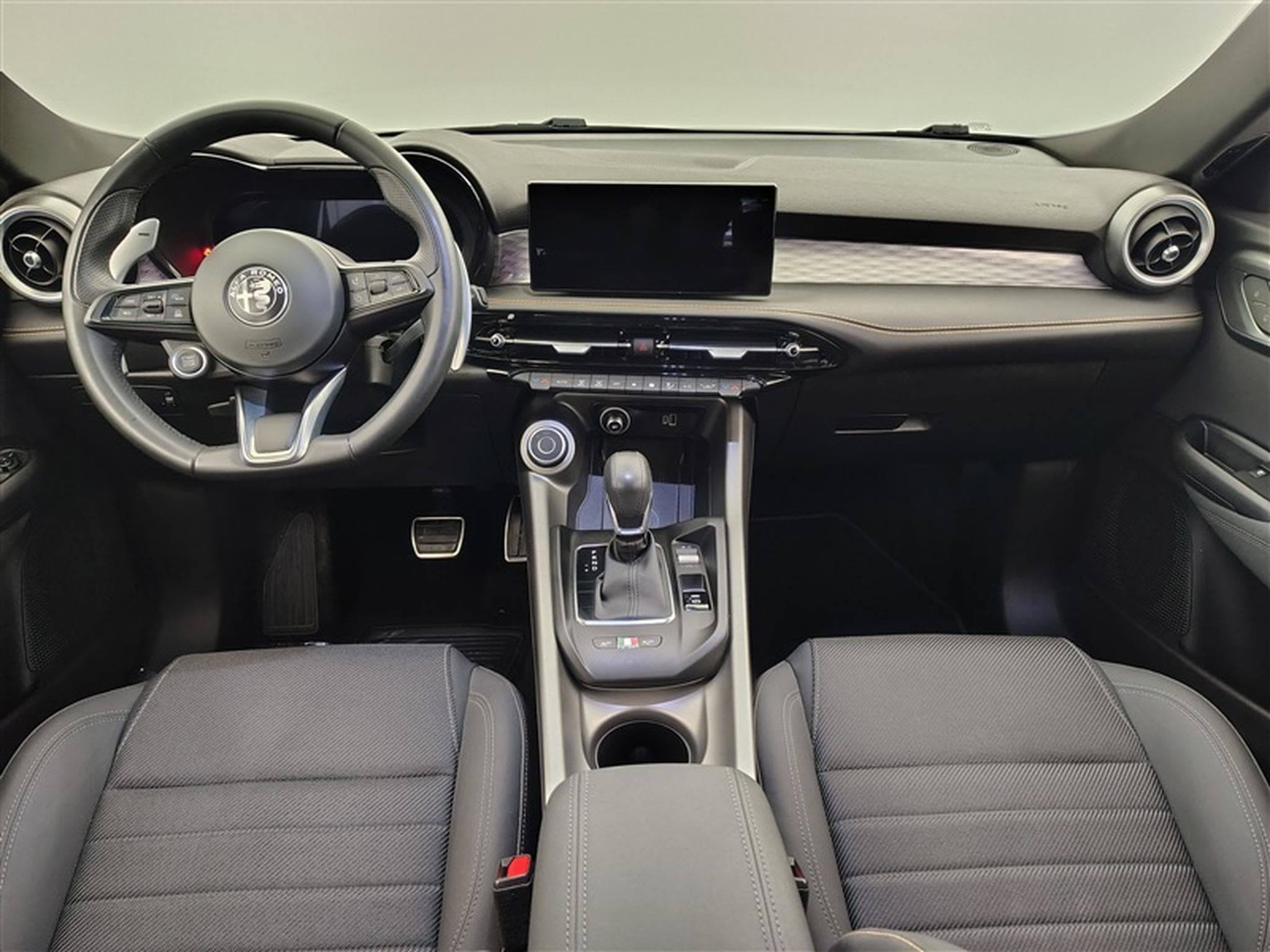 Alfa-Romeo Tonale 1.6 130 TI TCT7 *NAVI/FULL LED/CAM/PDC AV AR/JA18* (2023) - Foto 8