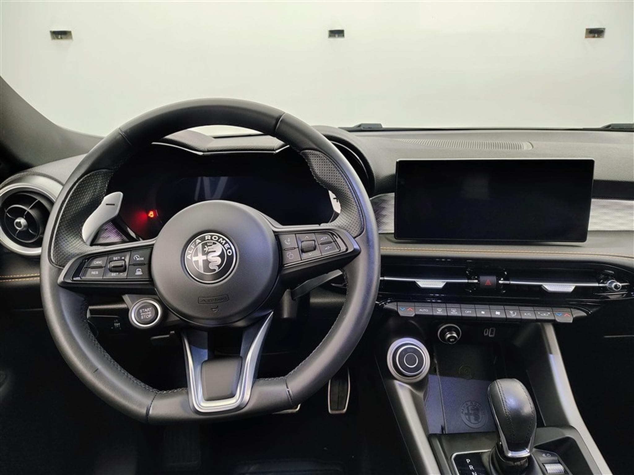Alfa-Romeo Tonale 1.6 130 TI TCT7 *NAVI/FULL LED/CAM/PDC AV AR/JA18* (2023) - Foto 9