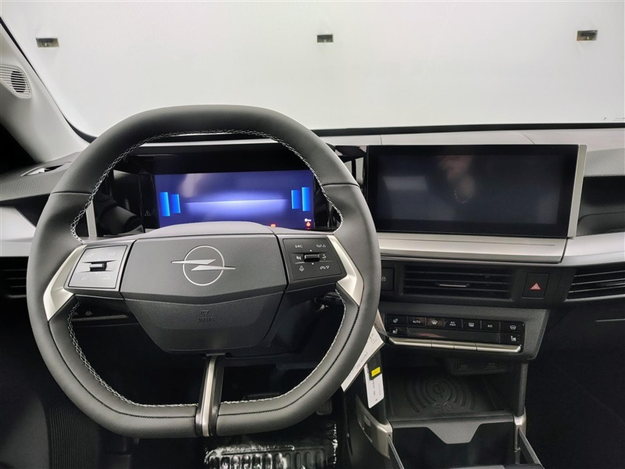 Opel Frontera 1.2 Turbo 145cv AT8 GS 7pl. NAVI / FULL LED / CAMERA / JA 17 (2026) - Foto 9