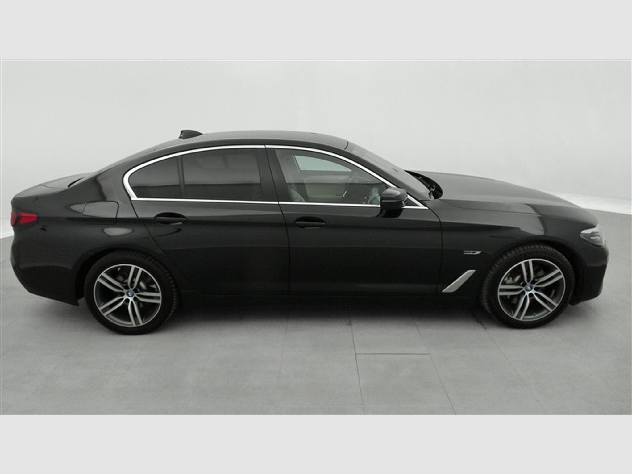 BMW 520 520eA PHEV CUIR/NAVI/FULL LED/JA18/PDC (2021) - Foto 24
