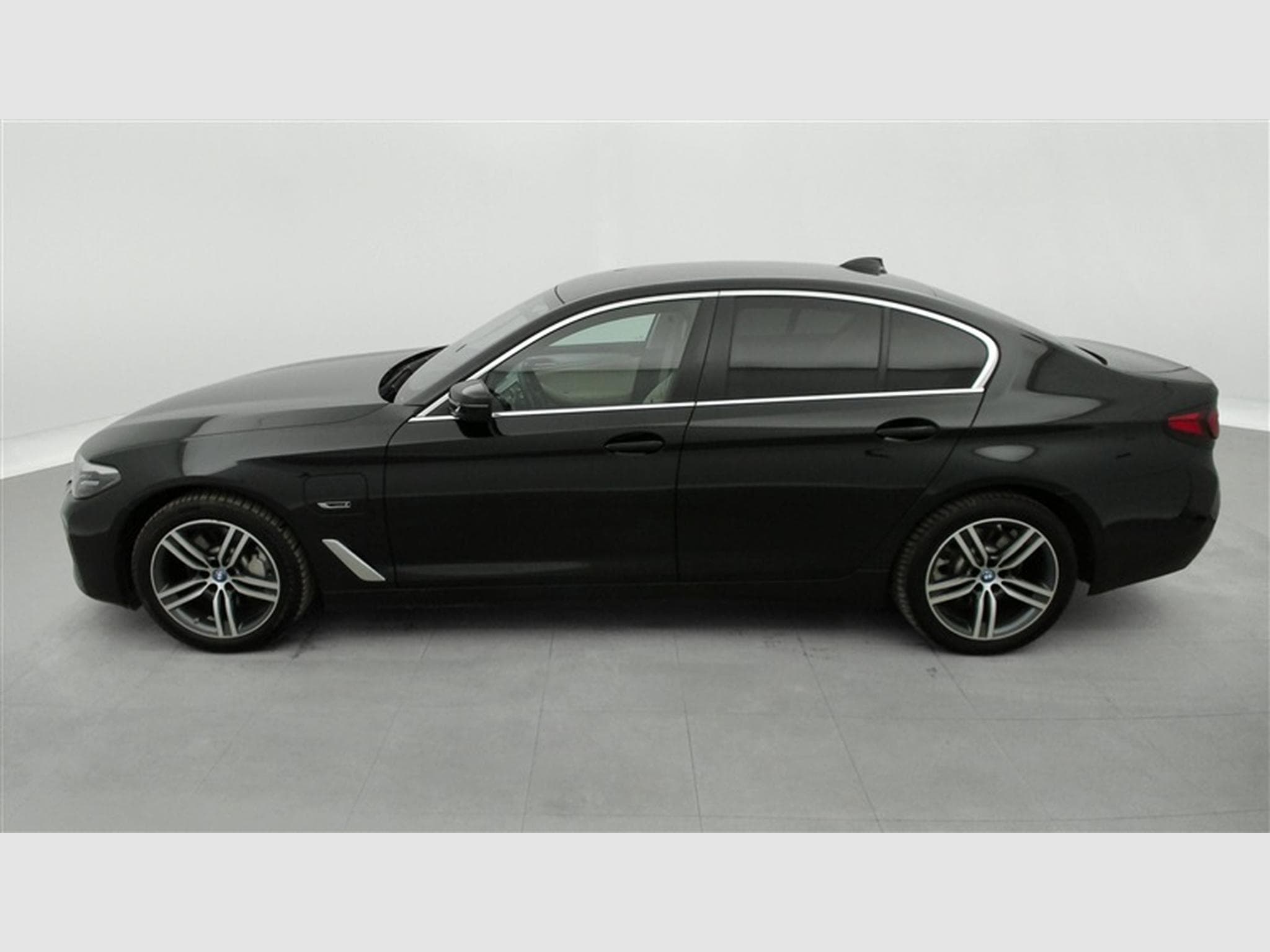 BMW 520 520eA PHEV CUIR/NAVI/FULL LED/JA18/PDC (2021) - Foto 3