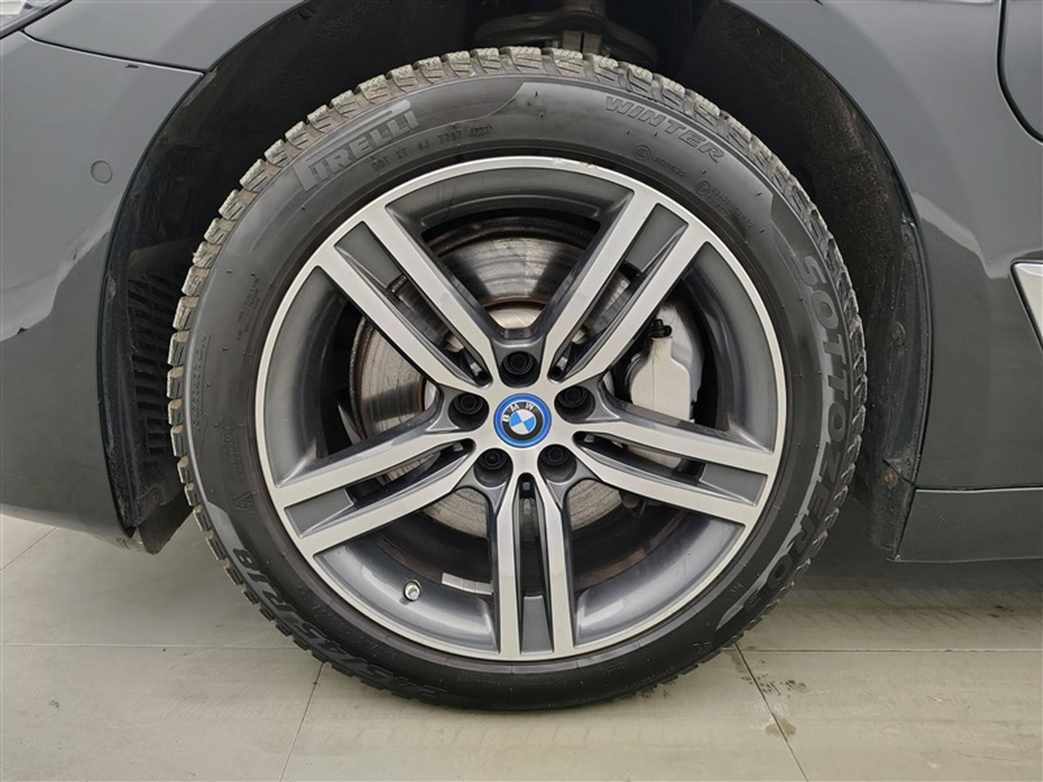 BMW 520 520eA PHEV CUIR/NAVI/FULL LED/JA18/PDC (2021) - Foto 6