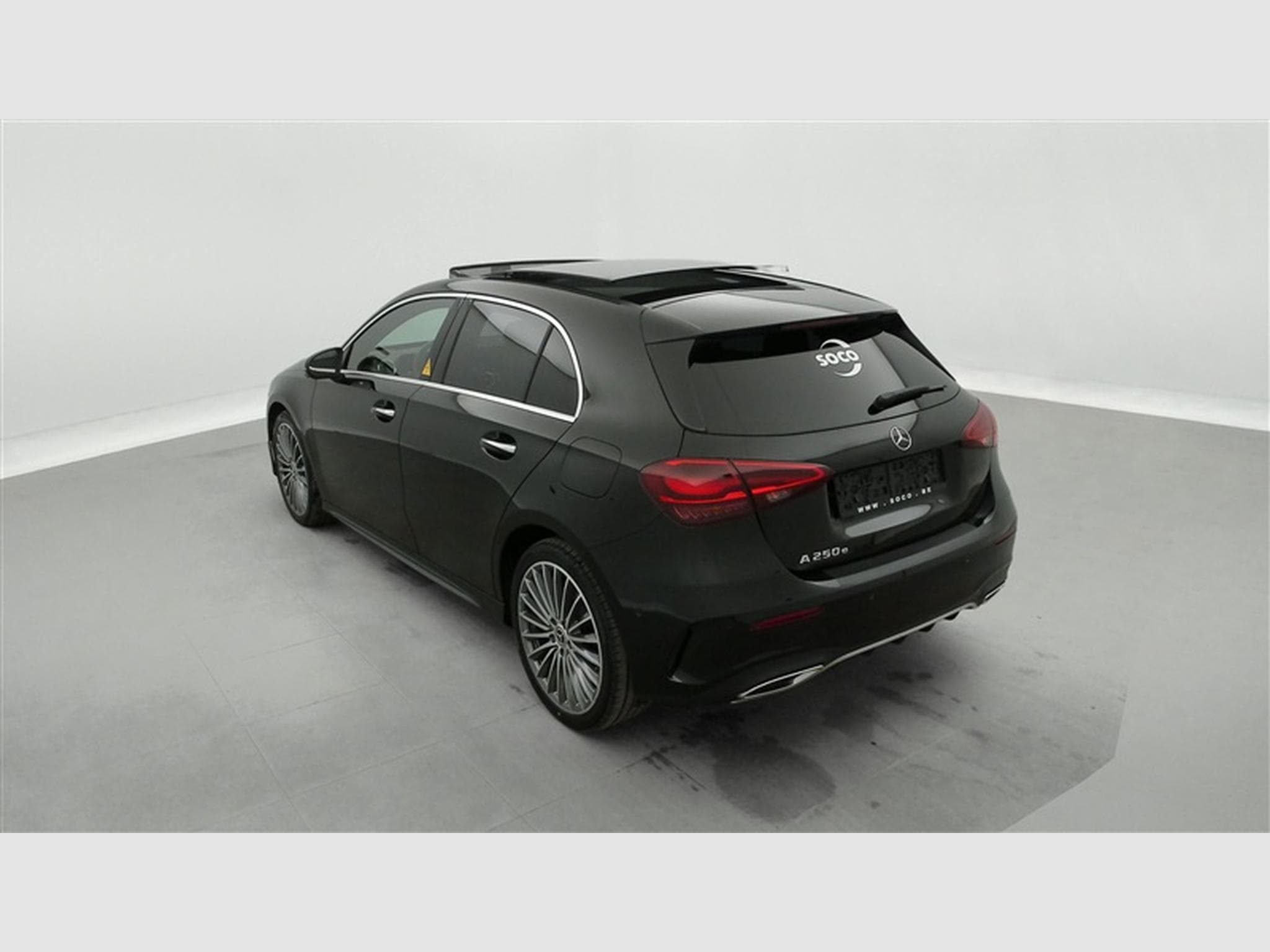 Mercedes A 250 e PHEV AMG Line*NAVI/FULL LED LASER/T.PANO/CAM360/JA19* (2023) - Foto 2
