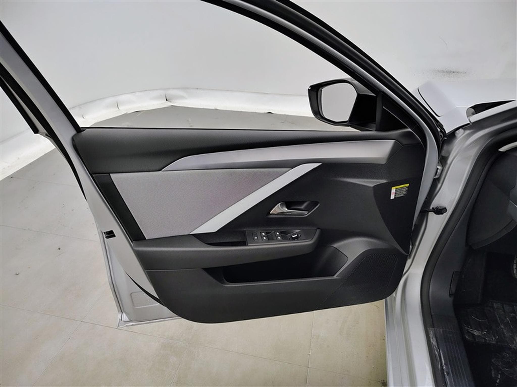 Opel Astra Sports Tourer 1.2 Turbo Edition NAVI / FULL LED / CARPLAY (2024) - Foto 17