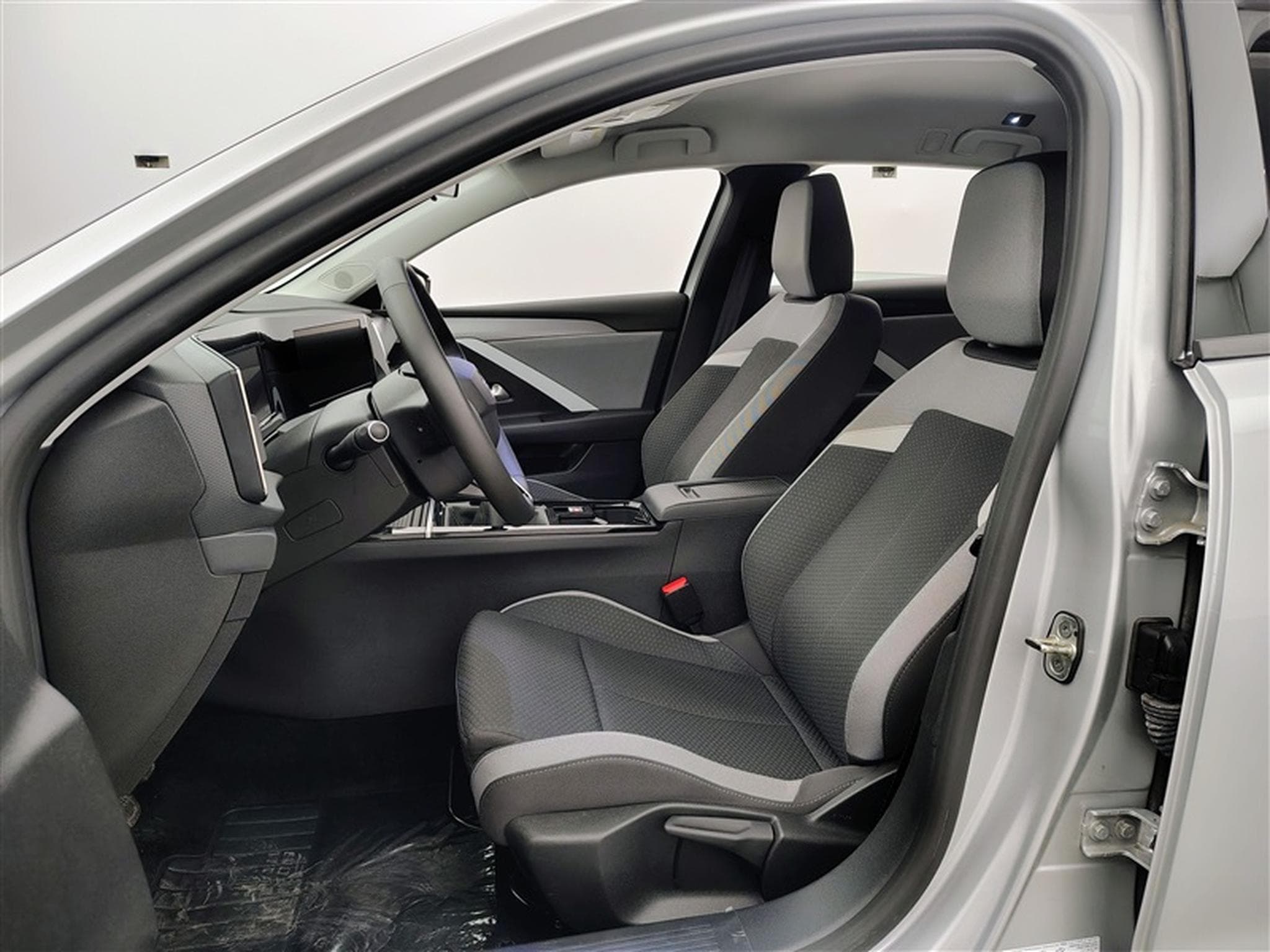 Opel Astra Sports Tourer 1.2 Turbo Edition NAVI / FULL LED / CARPLAY (2024) - Foto 7