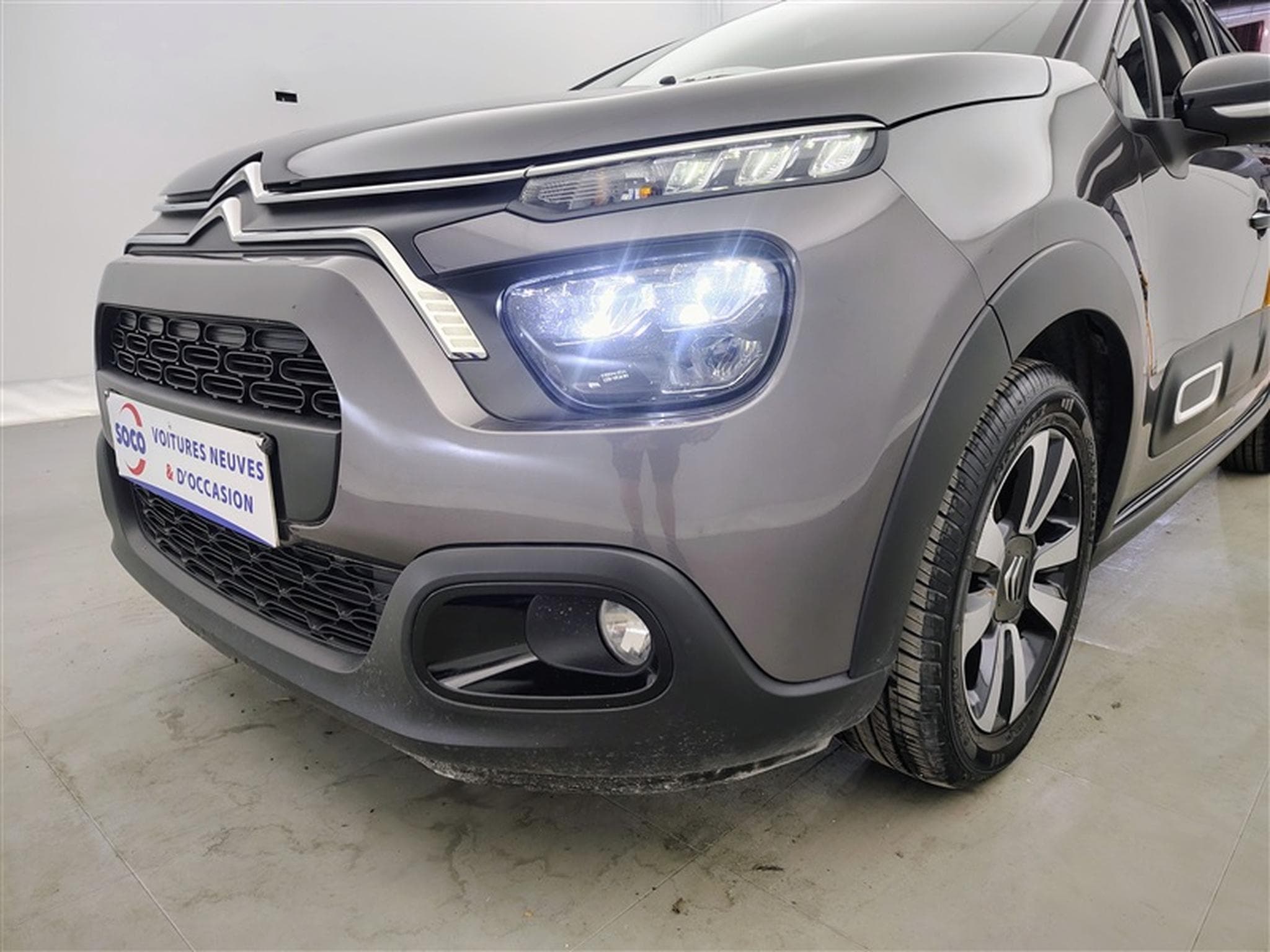 Citroen C3 1.2i PureTech Shine CARPLAY / FULL LED / JA 16" (2023) - Foto 15
