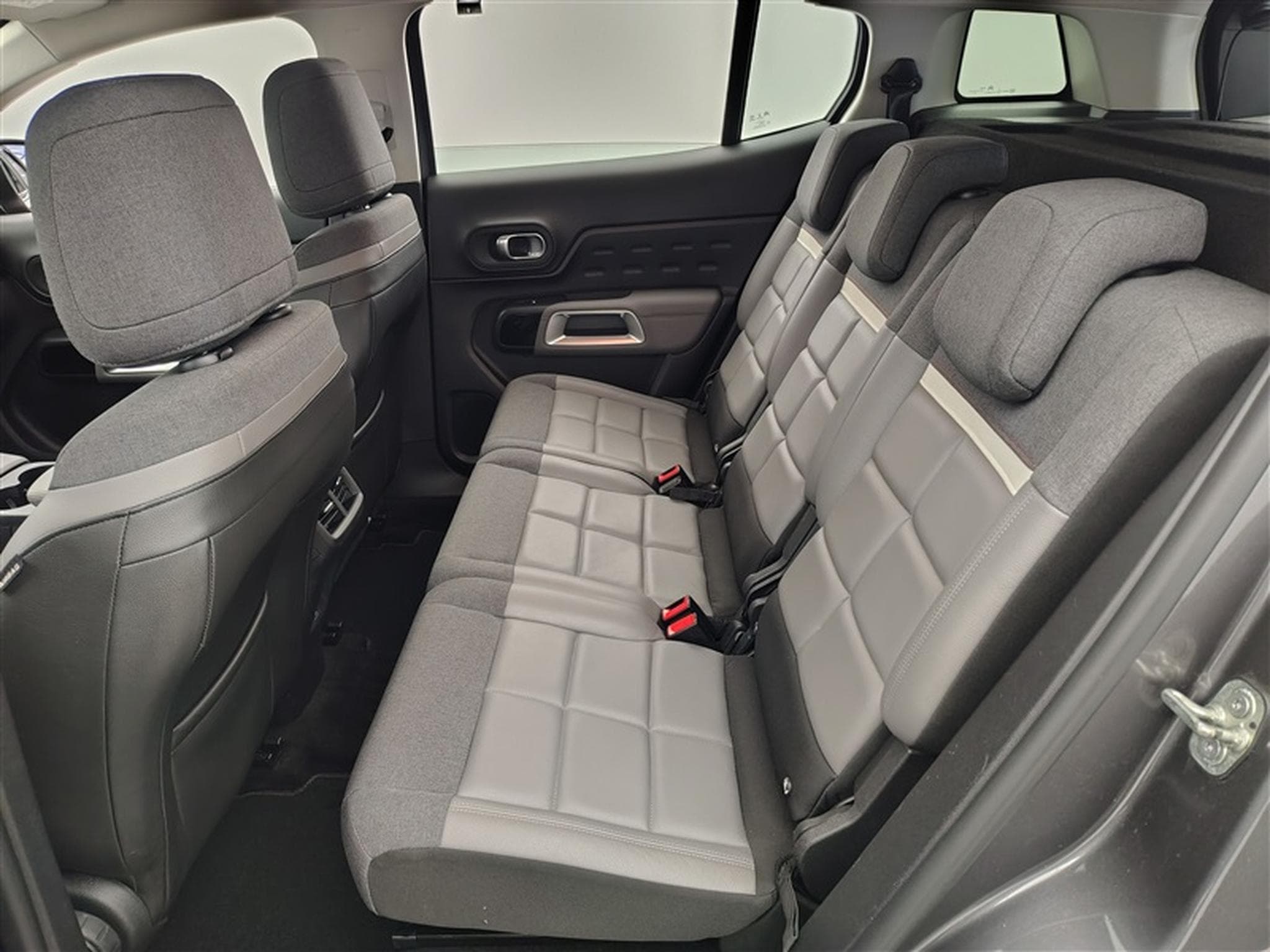 Citroen C5 Aircross 1.2 PureTech Business AUTO/CUIR/NAVI/FULL LED/JA18 (2021) - Photo 13
