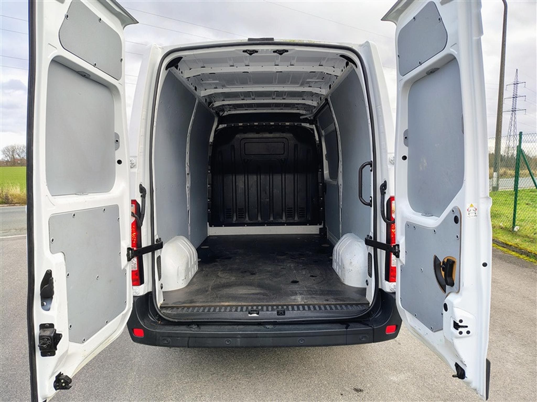 Nissan Interstar Interstar 2.3 dCi 35 L2H2 Acenta HD S/S (EUVI-E) (2023) - Photo 14