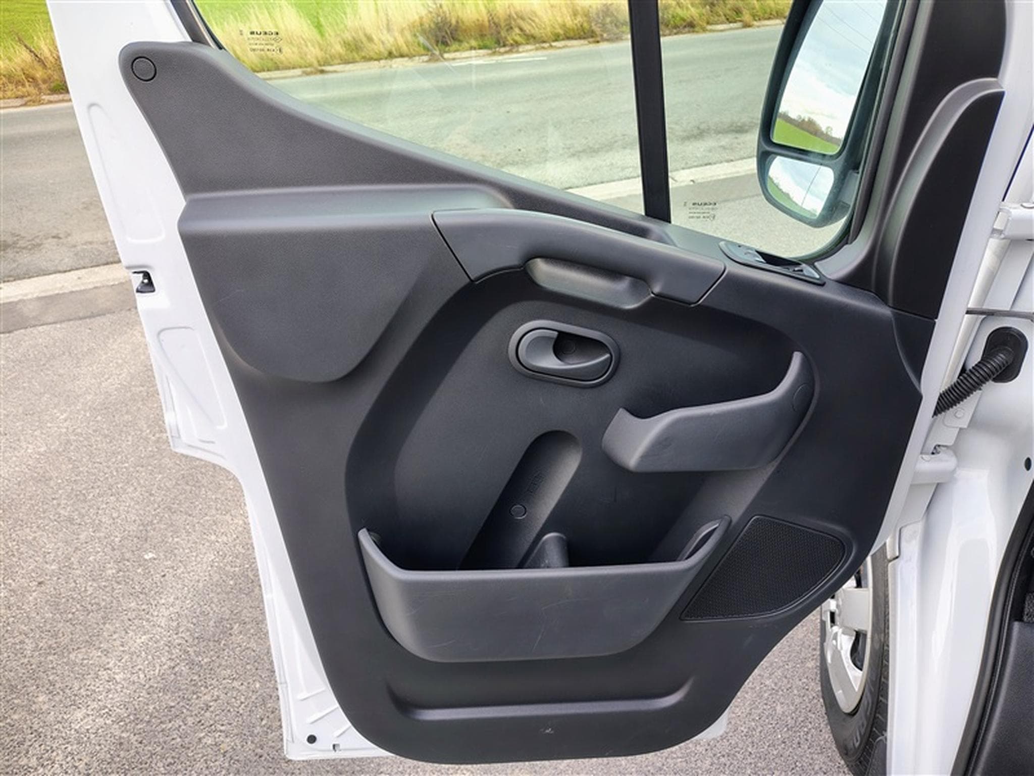 Nissan Interstar Interstar 2.3 dCi 35 L2H2 Acenta HD S/S (EUVI-E) (2023) - Photo 16
