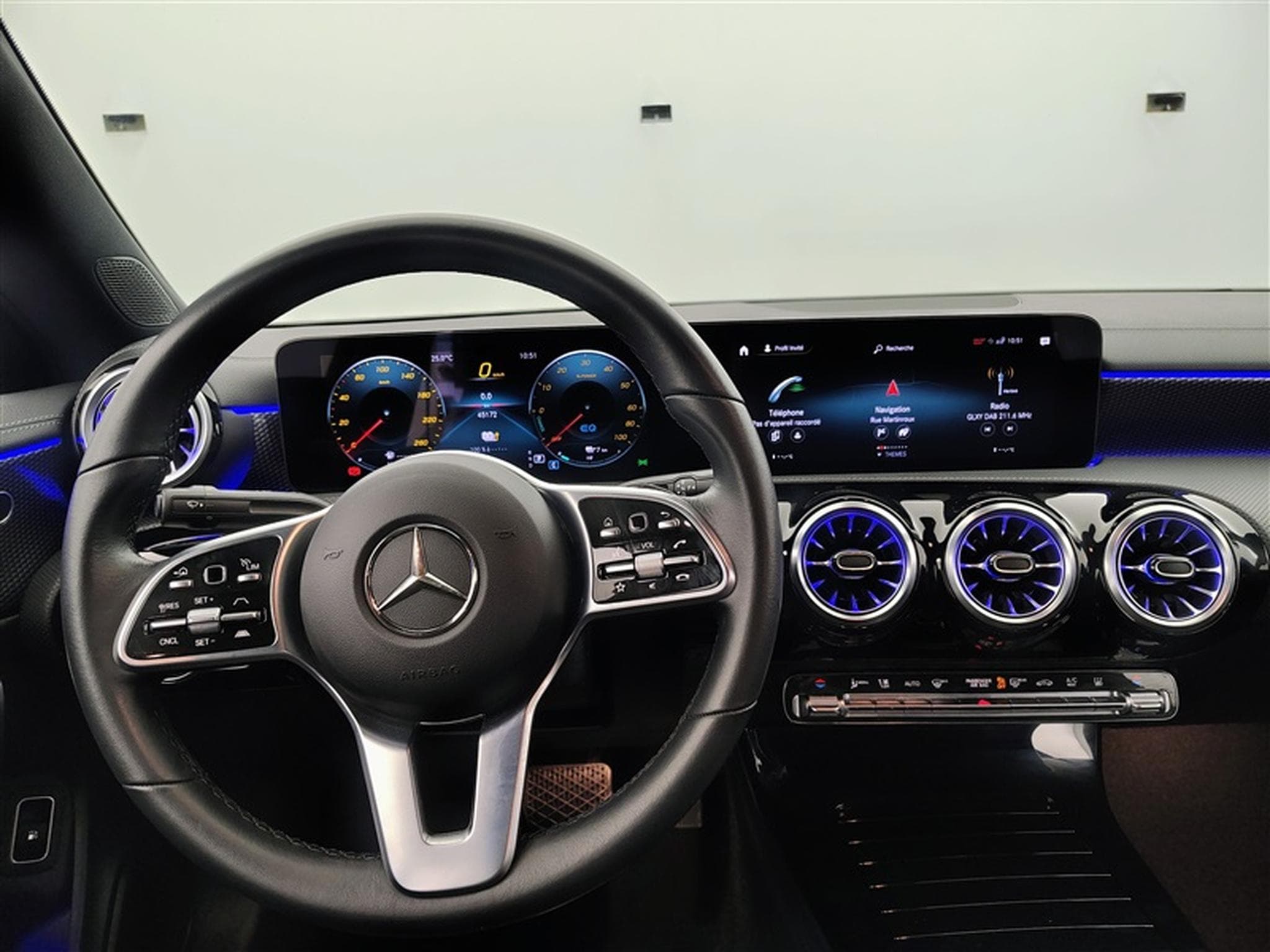 Mercedes CLA 250 Luxury Line   Cuir / Navi / Led / PDC av+ar (2023) - Photo 9