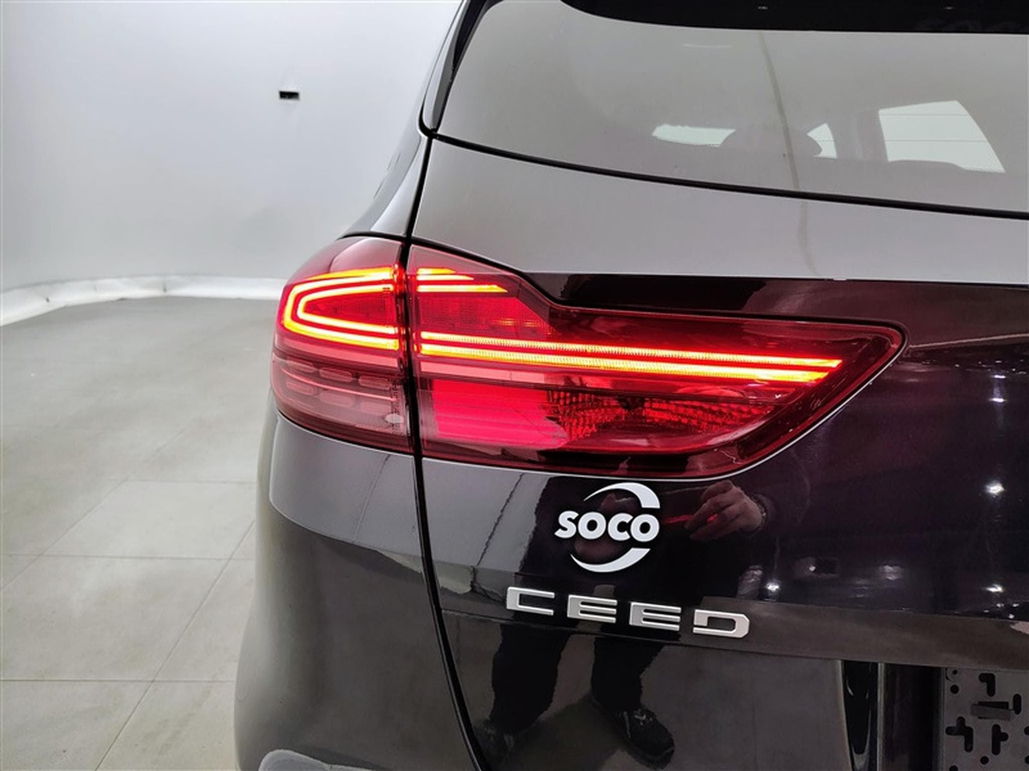 Kia Ceed Sw 1.0 T-GDi Gold NAVI / CAMERA / JA 16" (2023) - Photo 16
