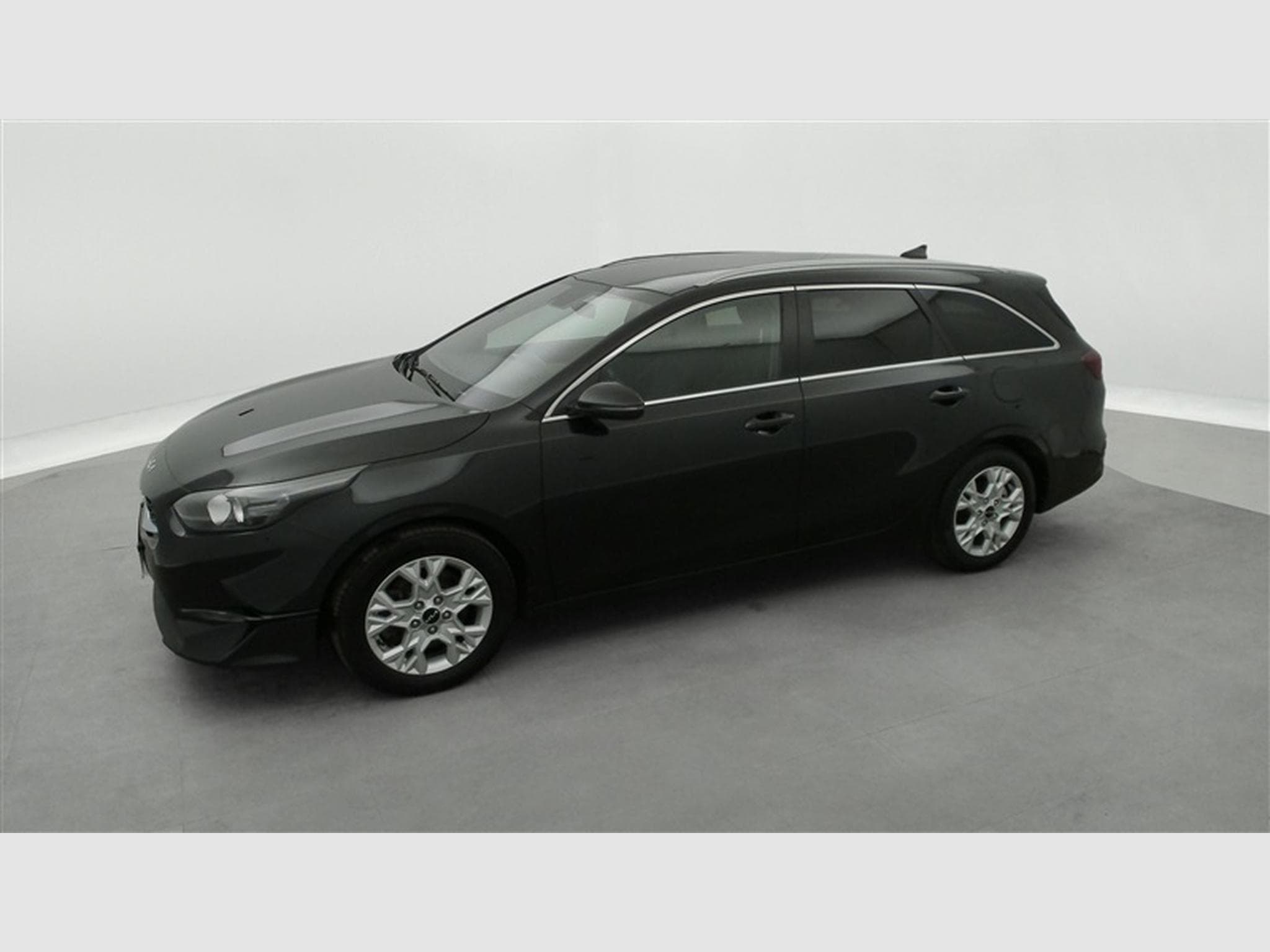 Kia Ceed Sw 1.0 T-GDi Gold NAVI / CAMERA / JA 16" (2023) - Photo 21
