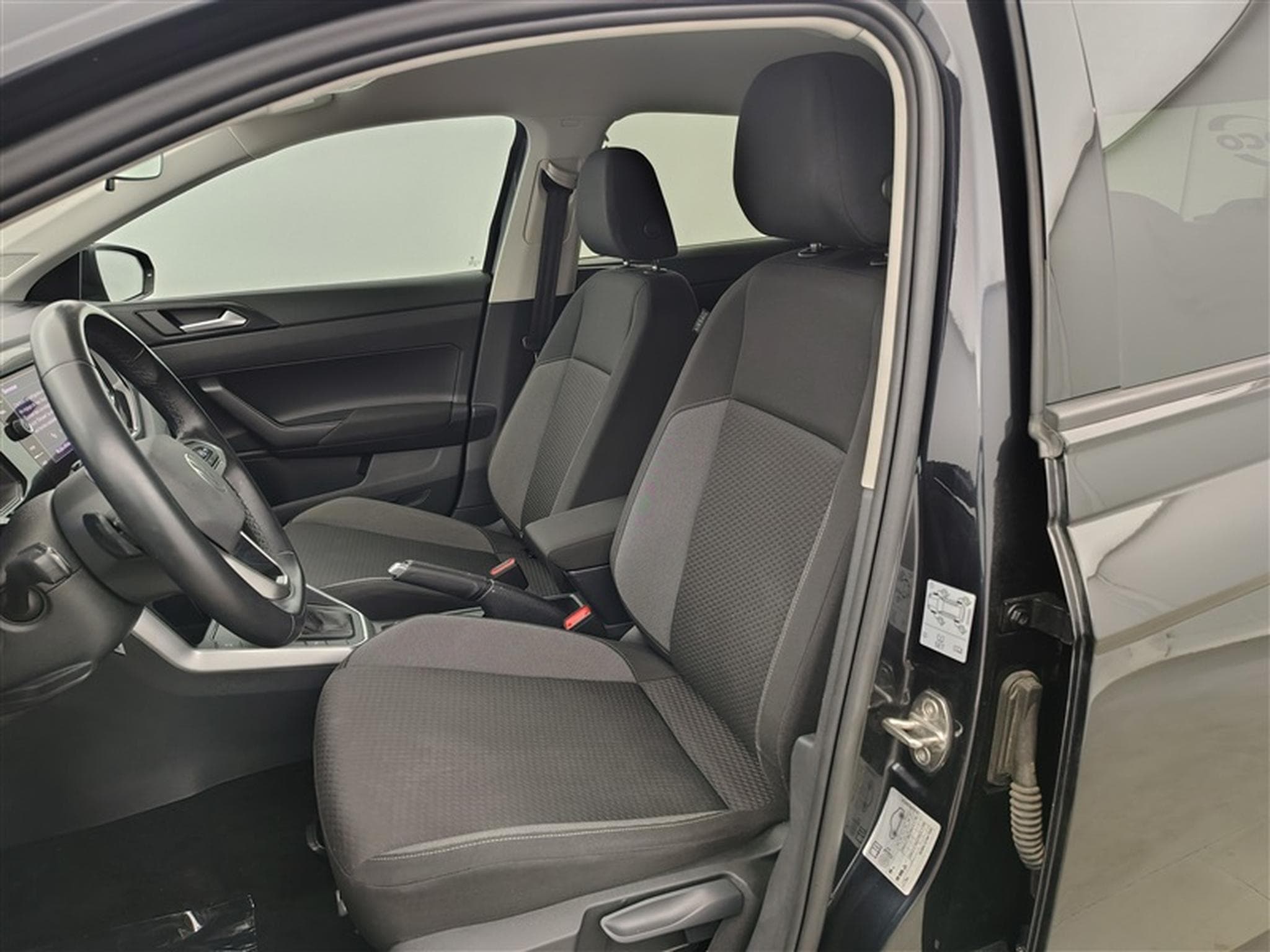 VW Polo 1.0 TSI 95Cv DSG Urban CARPLAY / CAMERA / PDC / ALU (2024) - Foto 7