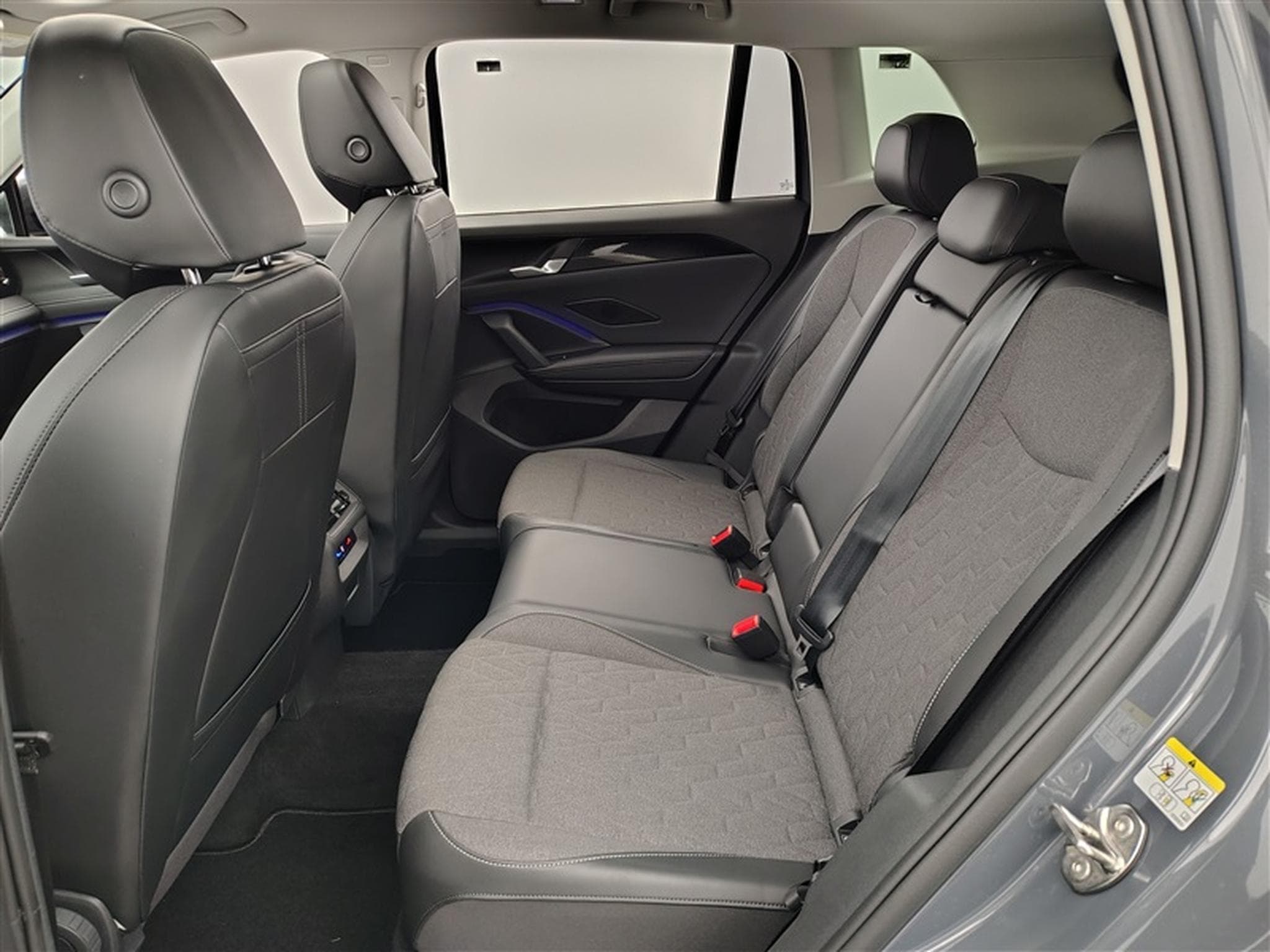 VW Tiguan 1.5 eTSI 150cv DSG United CARPLAY / FULL LED / TOIT PANO (2024) - Photo 13
