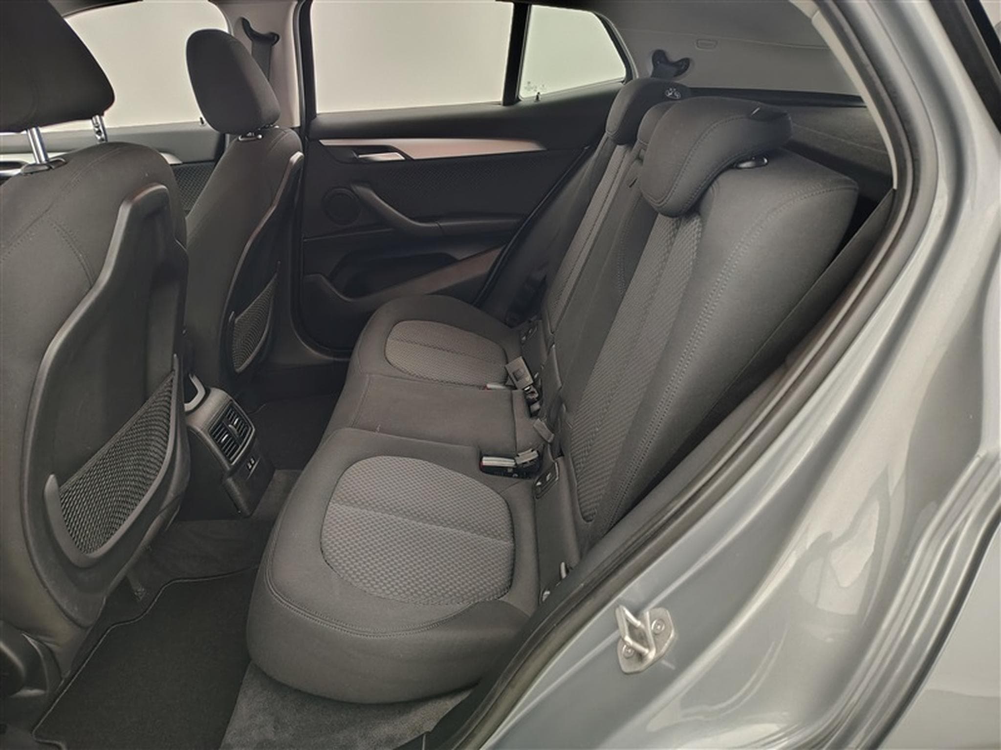 BMW X2 1.5 dA sDrive16 Navi / Led / PDC av+ar (2023) - Foto 13