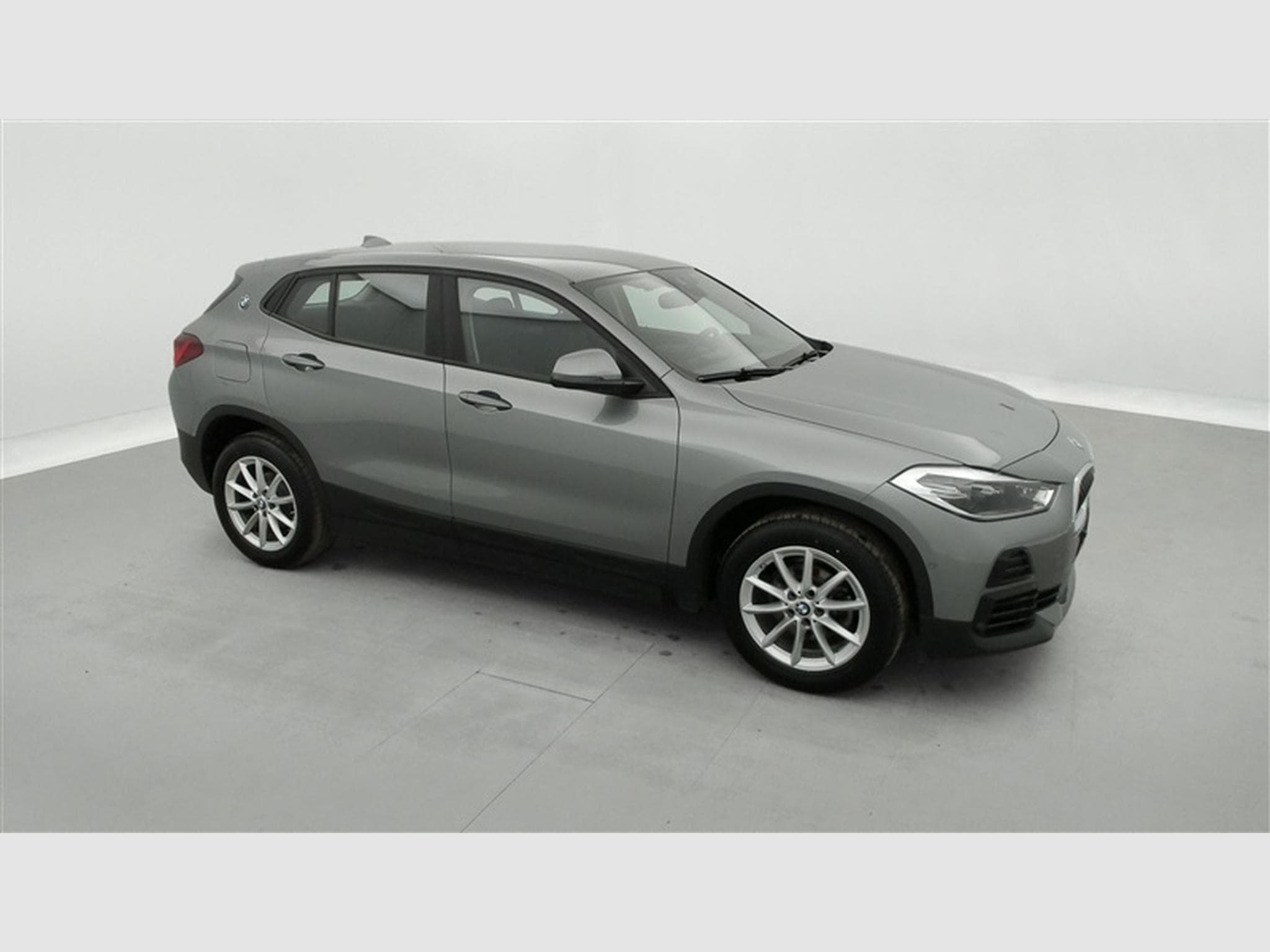 BMW X2 1.5 dA sDrive16 Navi / Led / PDC av+ar (2023) - Foto 23