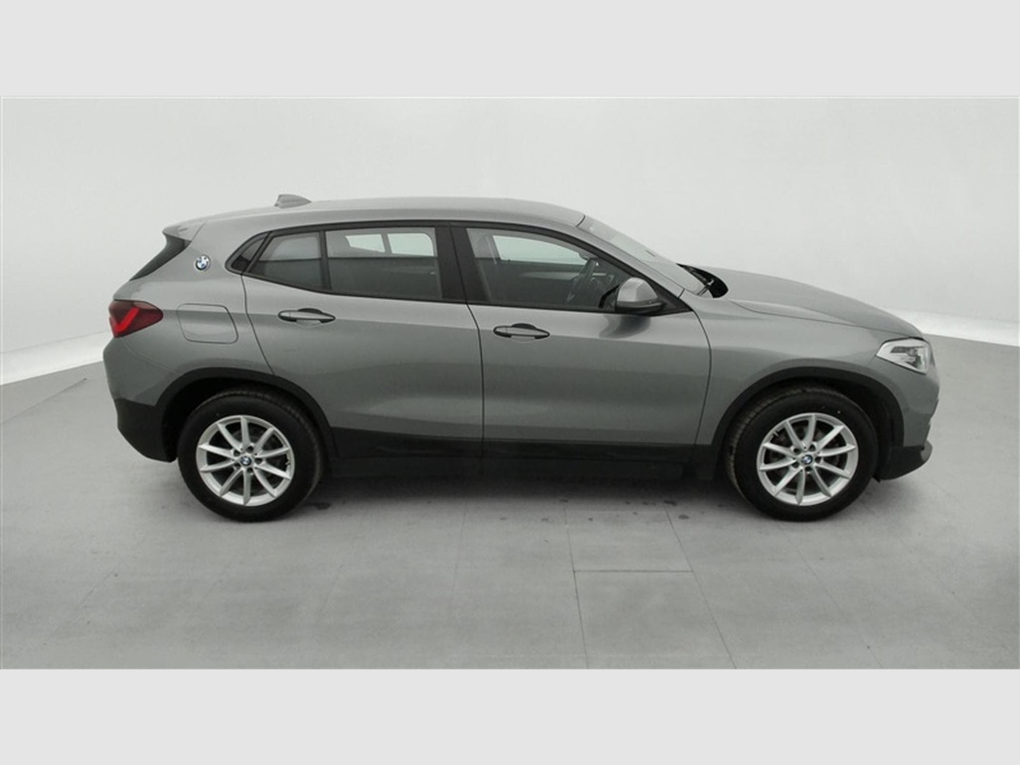 BMW X2 1.5 dA sDrive16 Navi / Led / PDC av+ar (2023) - Foto 24