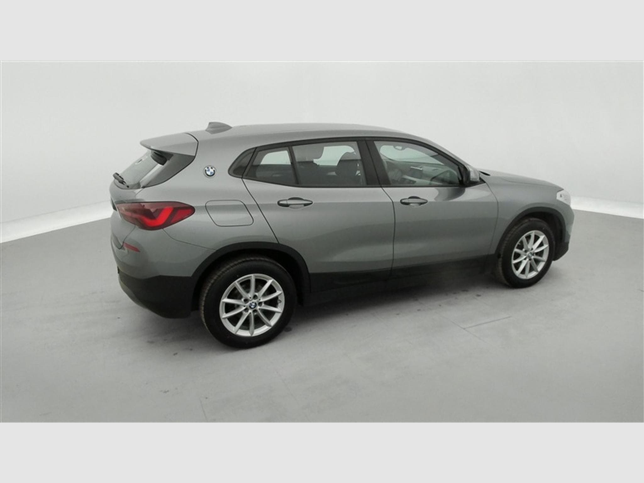 BMW X2 1.5 dA sDrive16 Navi / Led / PDC av+ar (2023) - Foto 25