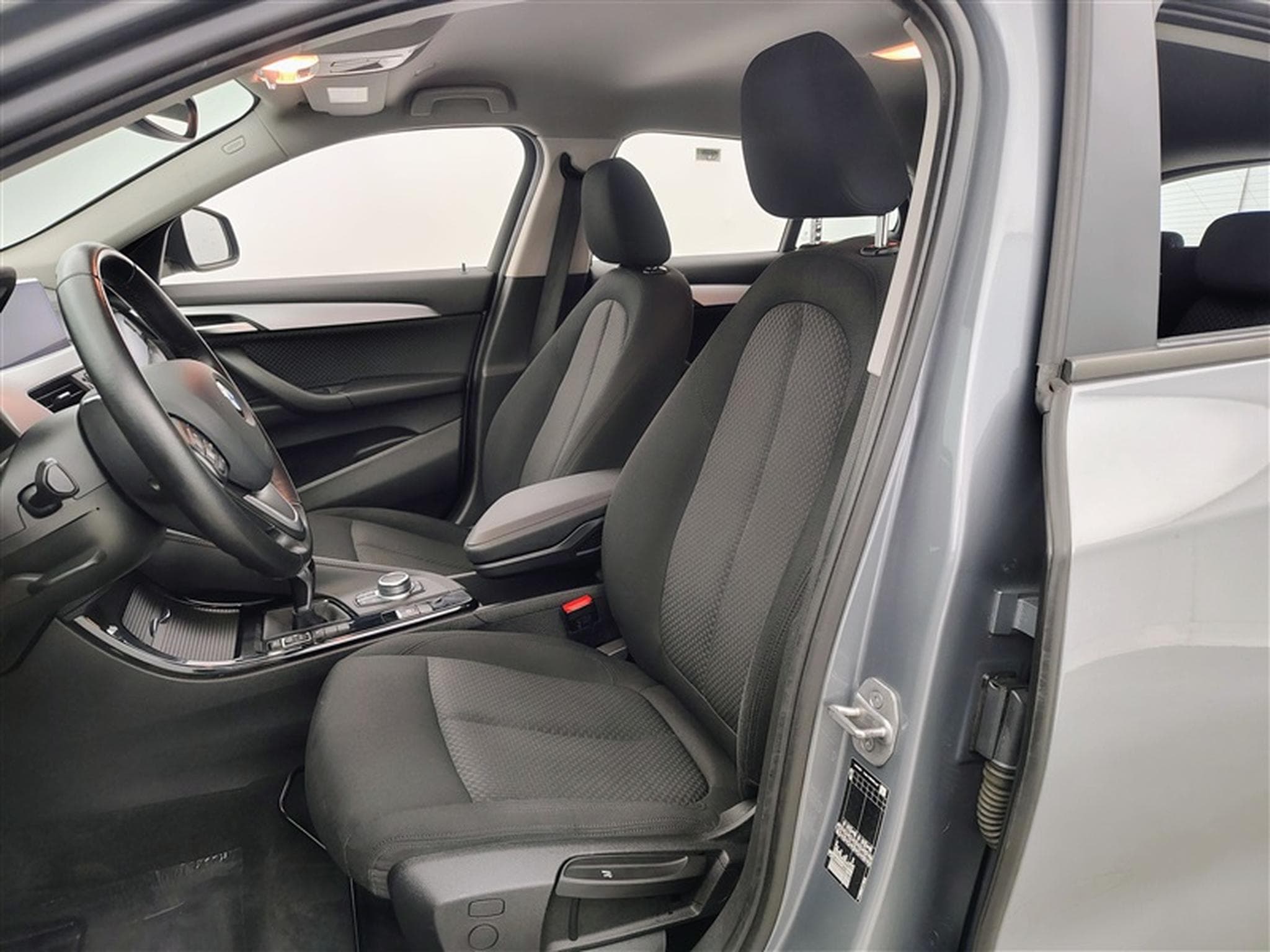 BMW X2 1.5 dA sDrive16 Navi / Led / PDC av+ar (2023) - Foto 7