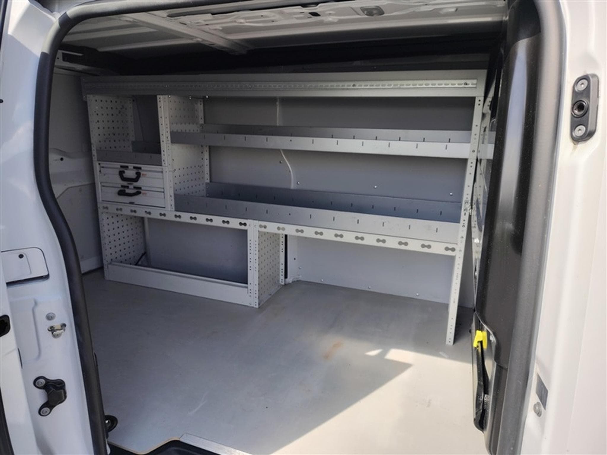 Peugeot Expert 2.0 BlueHDi EAT8 L2 NAVI CLIM / TEL / PDC AV-AR (2023) - Foto 14