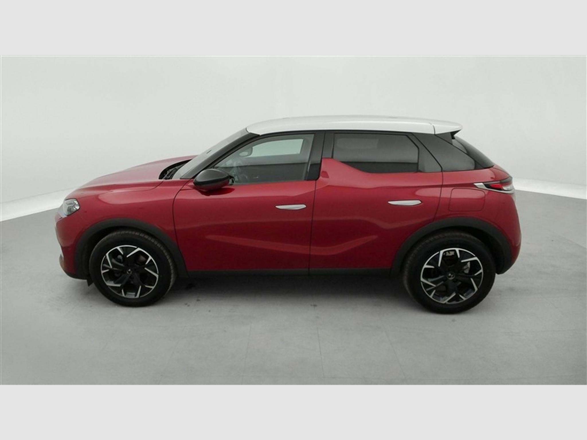 DS Automobiles DS3 1.2 PureTech 130cv EAT8 Business NAVI / FULL LED / CUIR (2021) - Foto 3