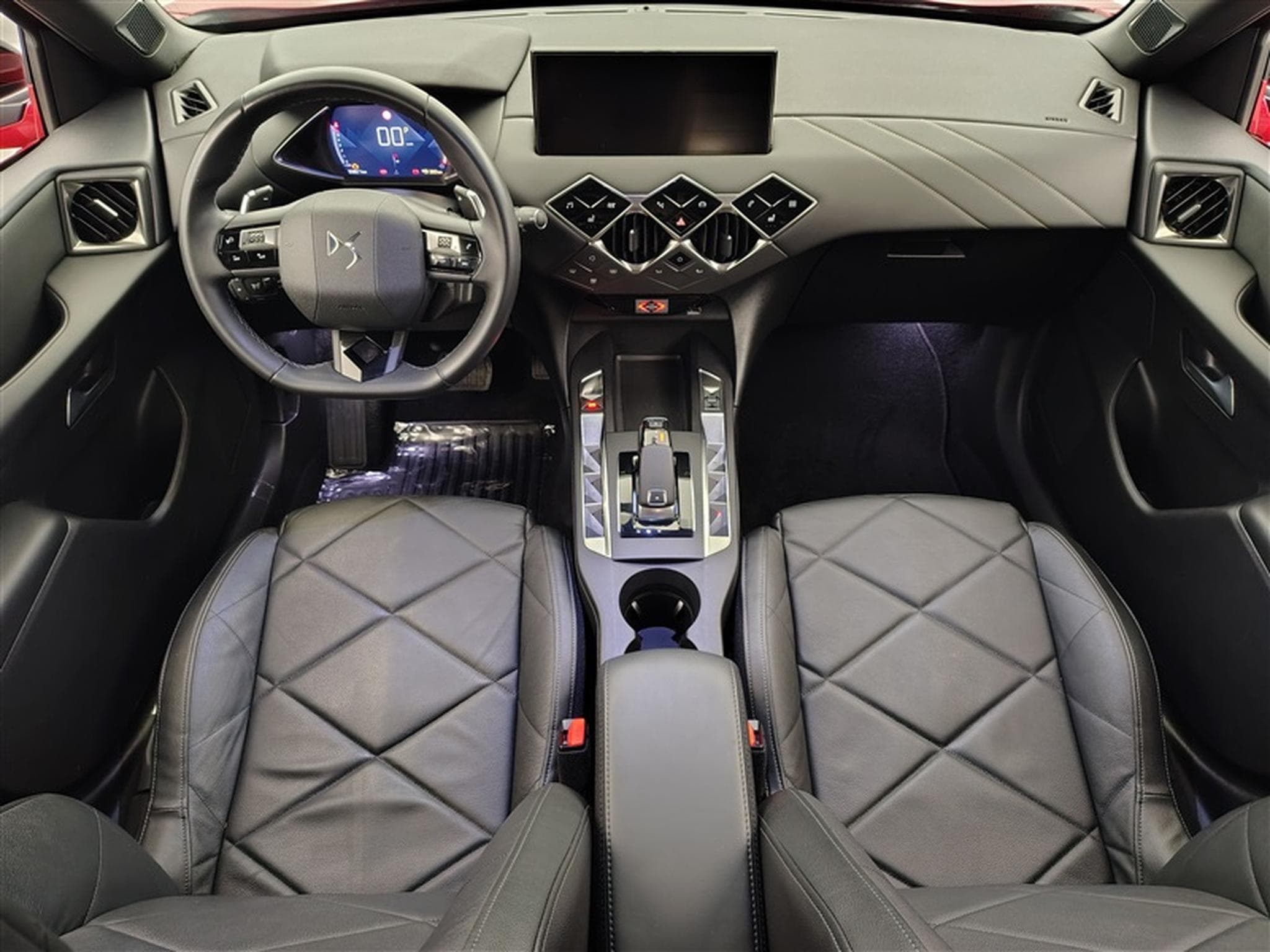 DS Automobiles DS3 1.2 PureTech 130cv EAT8 Business NAVI / FULL LED / CUIR (2021) - Foto 8
