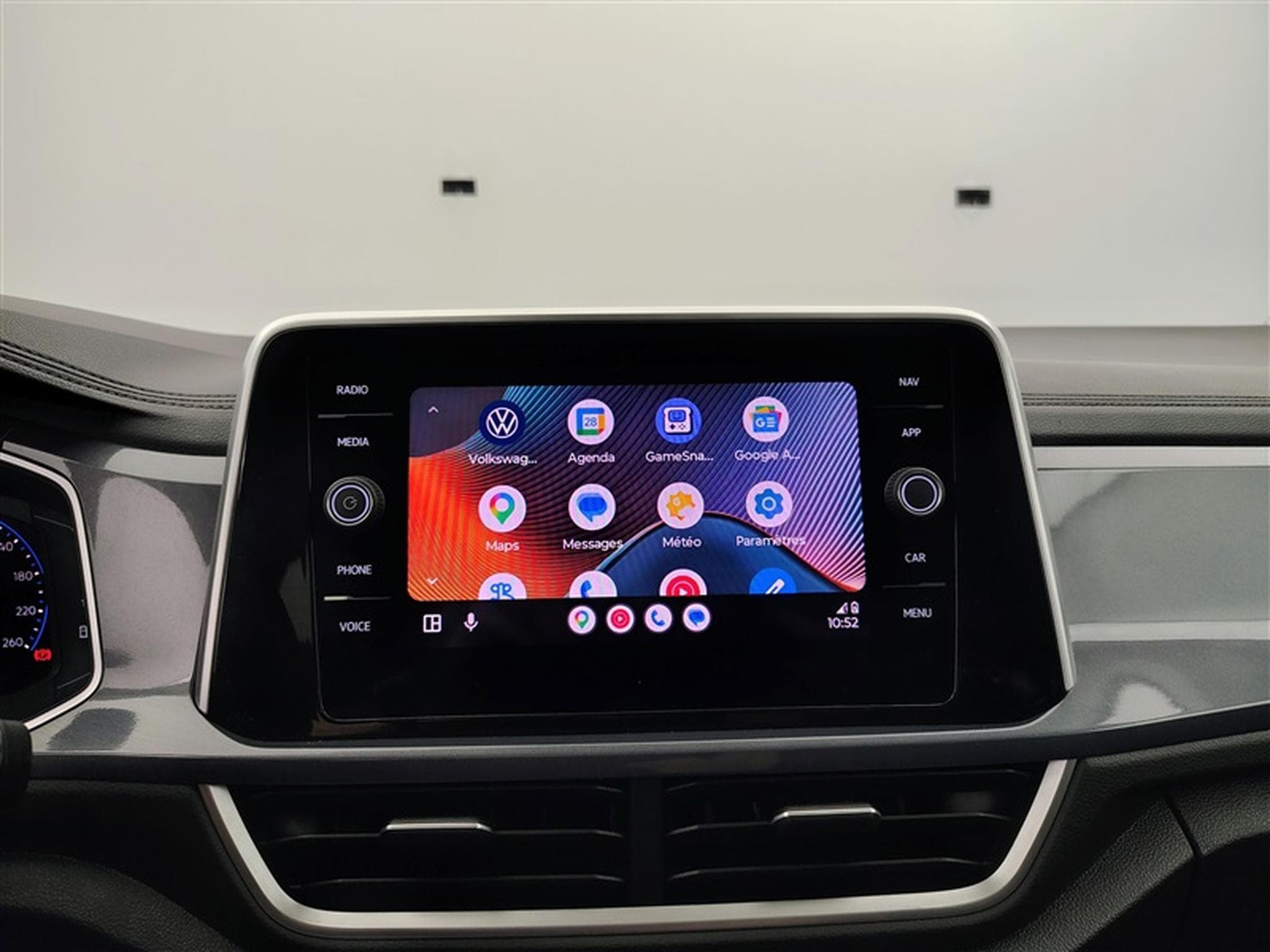 VW T-Roc 1.5 TSI **AUTO/CAM/CARPLAY** (2023) - Foto 22