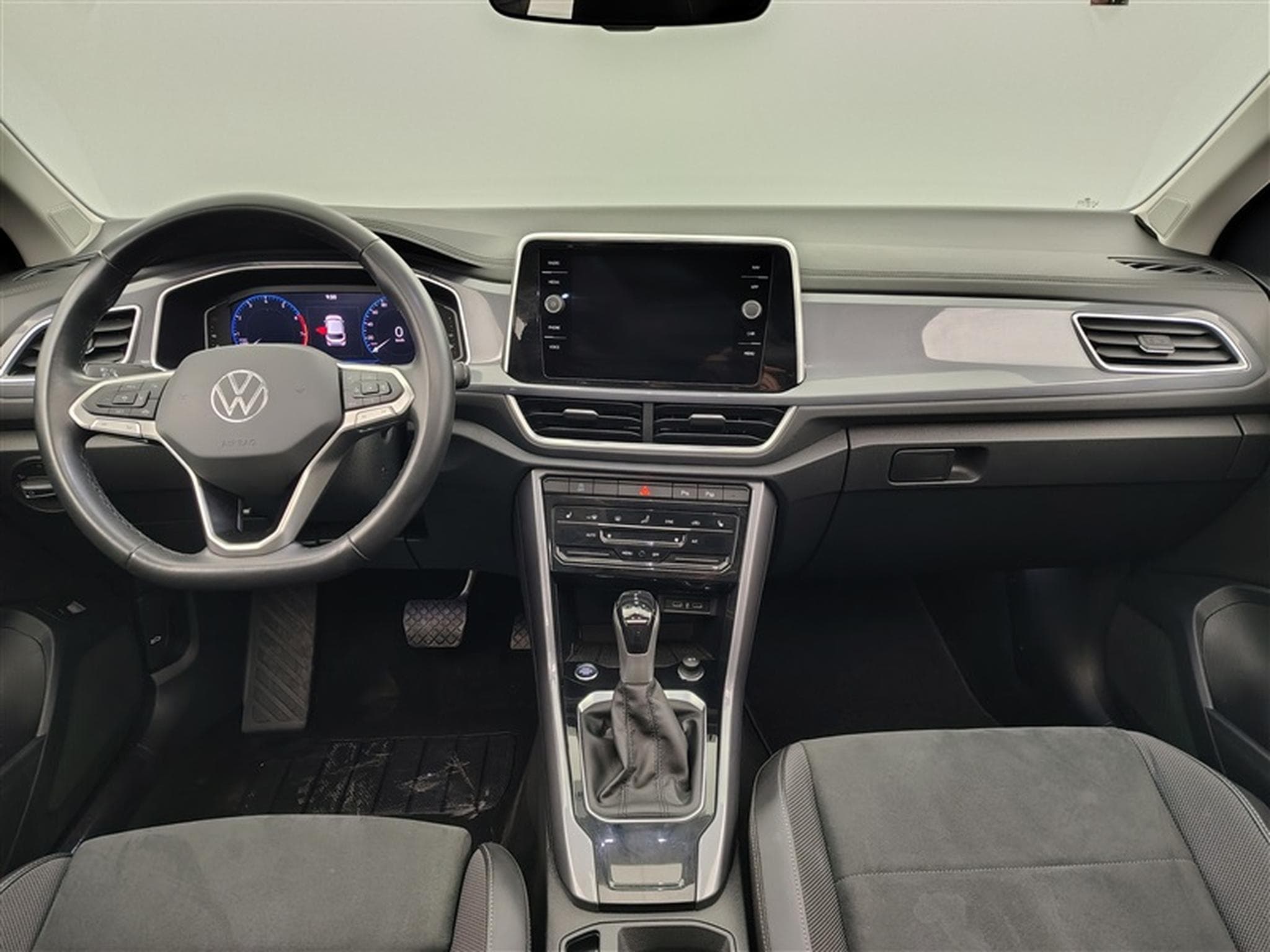 VW T-Roc 1.5 TSI **AUTO/CAM/CARPLAY** (2023) - Foto 8