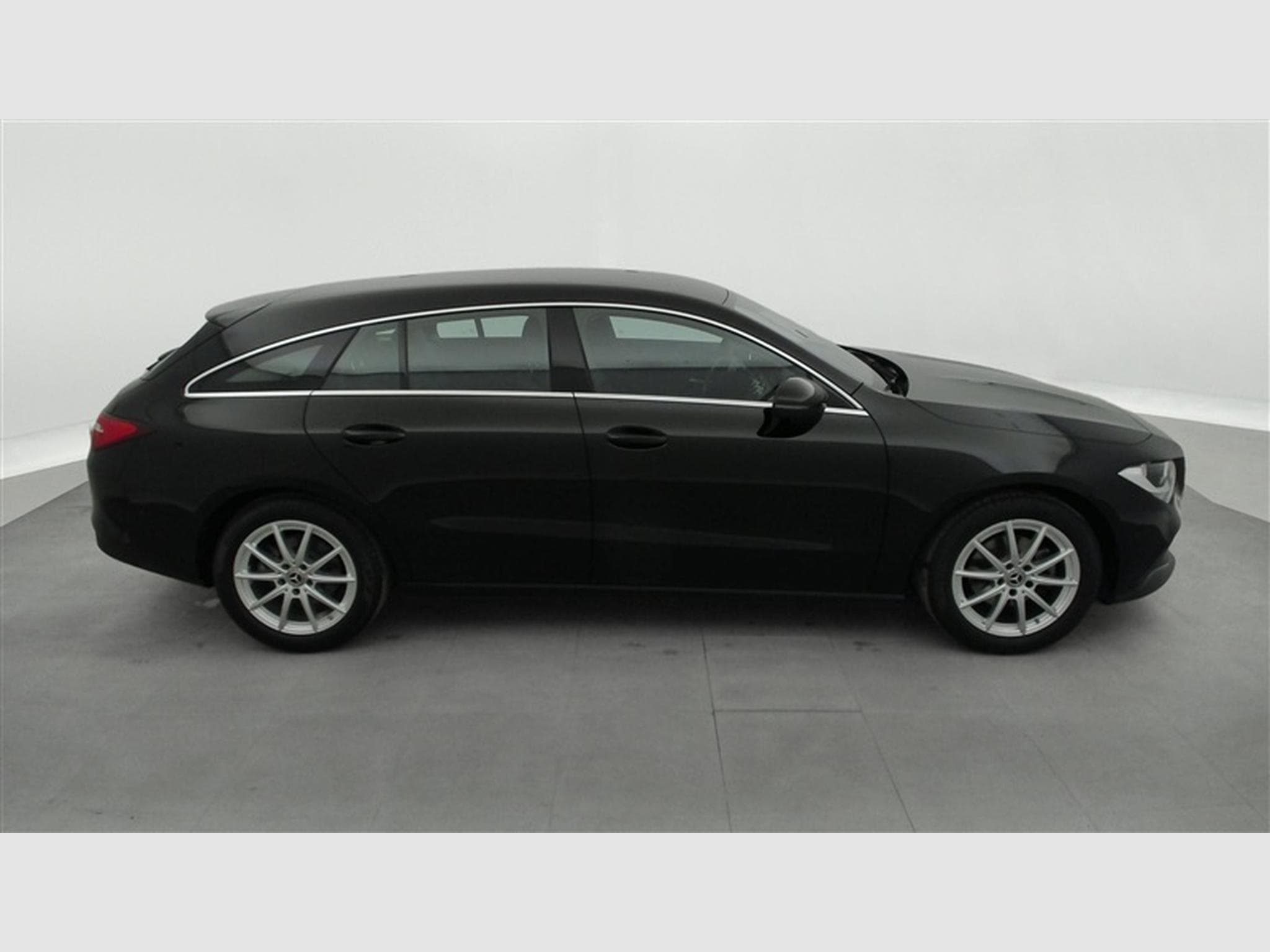Mercedes CLA 180 Shooting Break AT7 NAVI / S-CUIR / PDC AV-AR (2023) - Foto 24