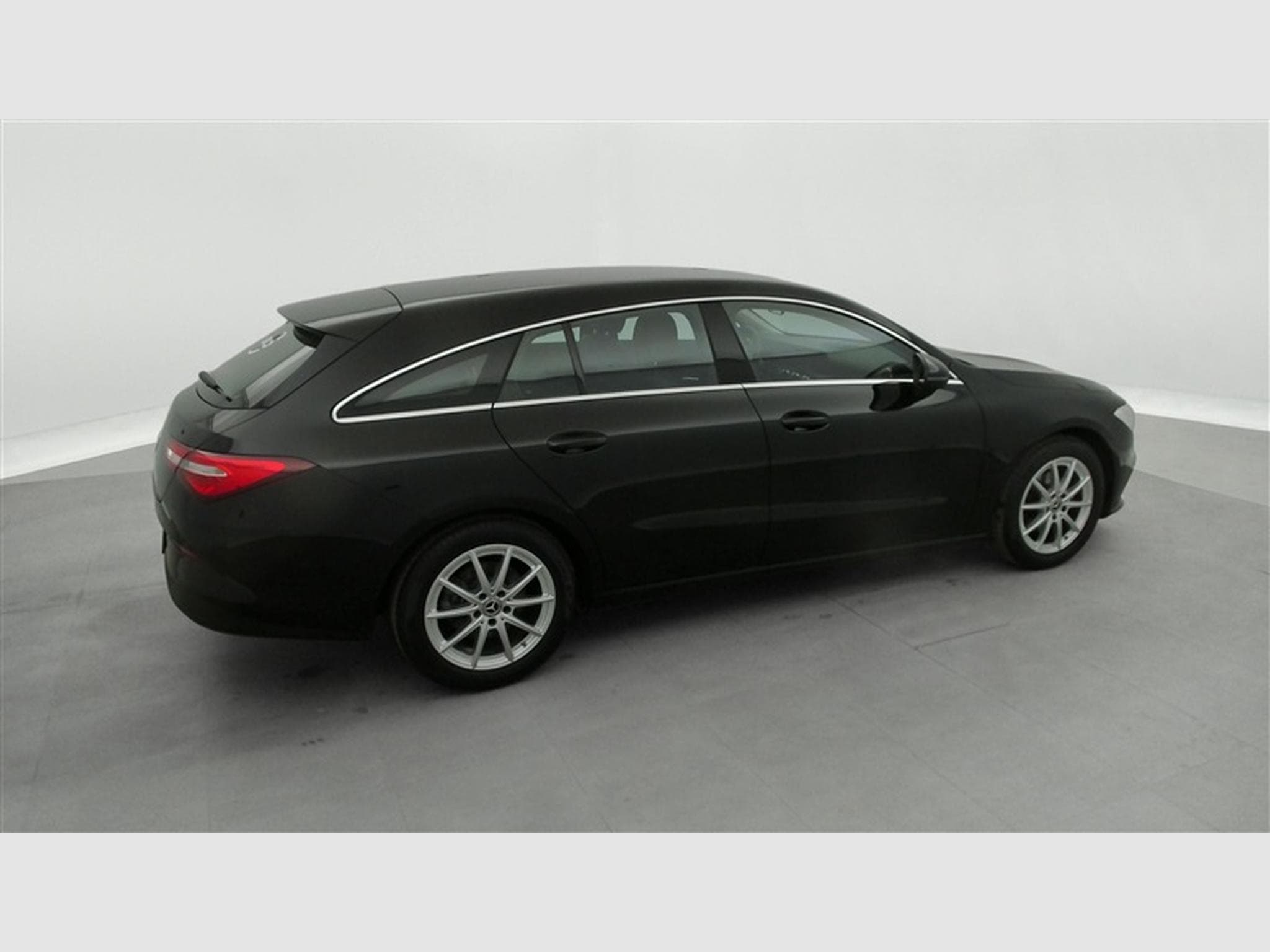 Mercedes CLA 180 Shooting Break AT7 NAVI / S-CUIR / PDC AV-AR (2023) - Foto 25