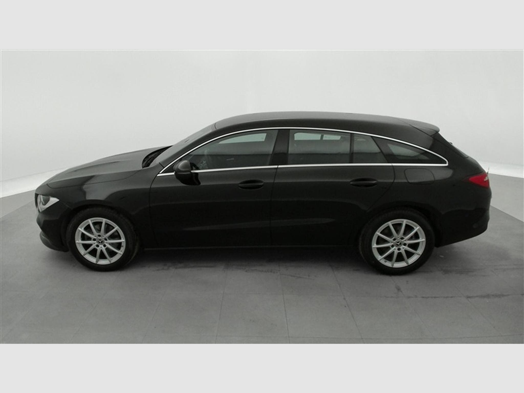 Mercedes CLA 180 Shooting Break AT7 NAVI / S-CUIR / PDC AV-AR (2023) - Foto 3
