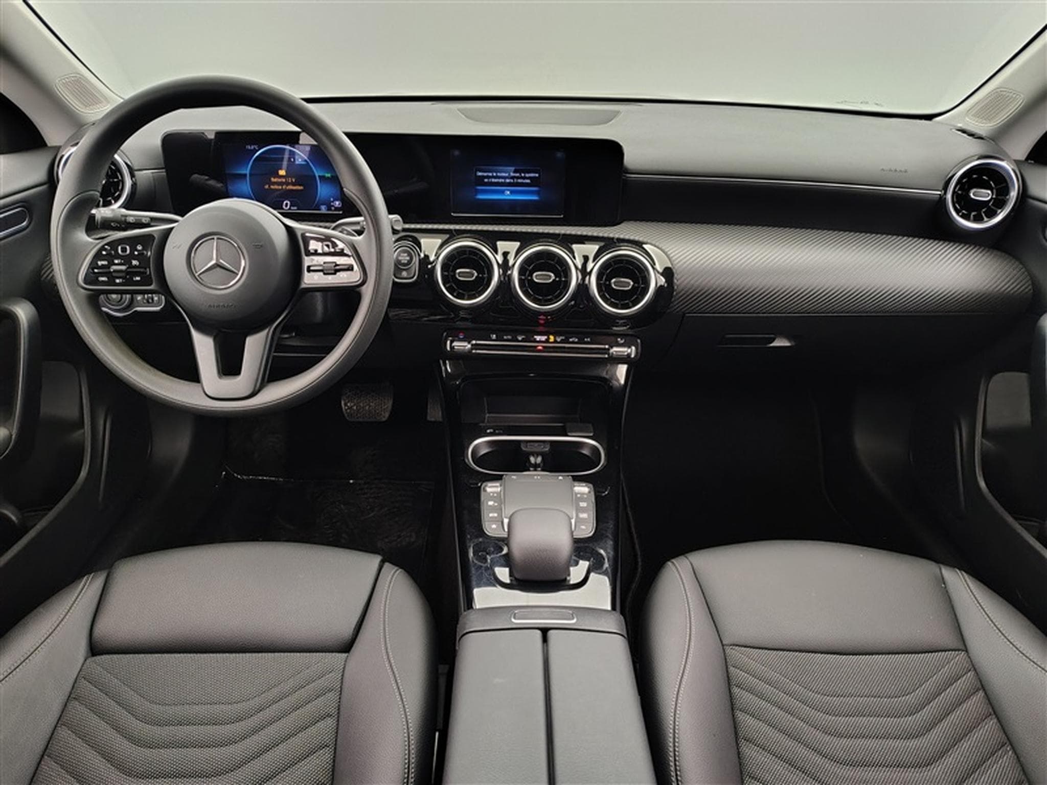 Mercedes CLA 180 Shooting Break AT7 NAVI / S-CUIR / PDC AV-AR (2023) - Foto 8