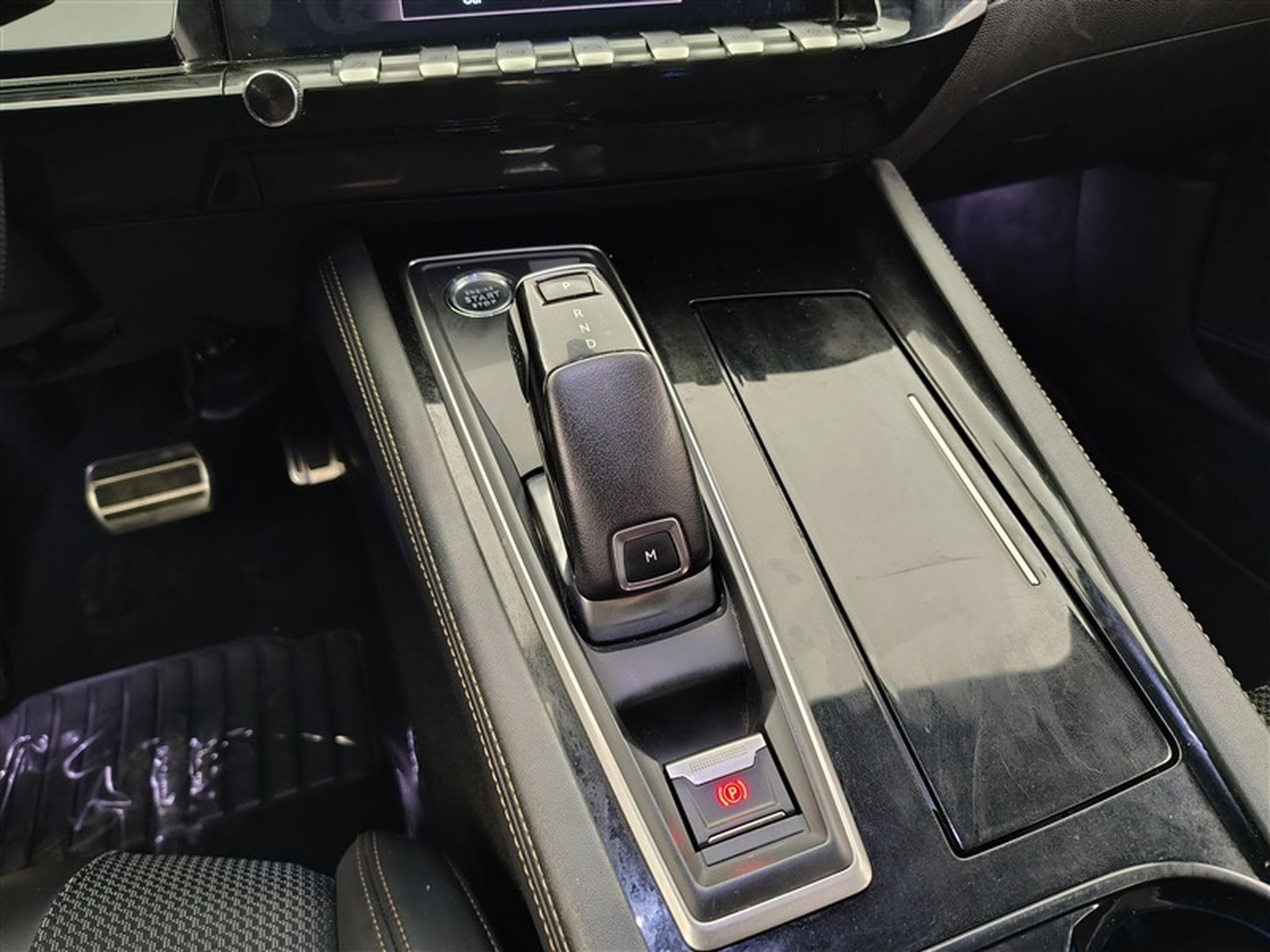 Peugeot 508 1.2 PureTech GT EAT8/S-CUIR/NAVI/LED/JA18/PDC/CAMERA (2021) - Photo 12
