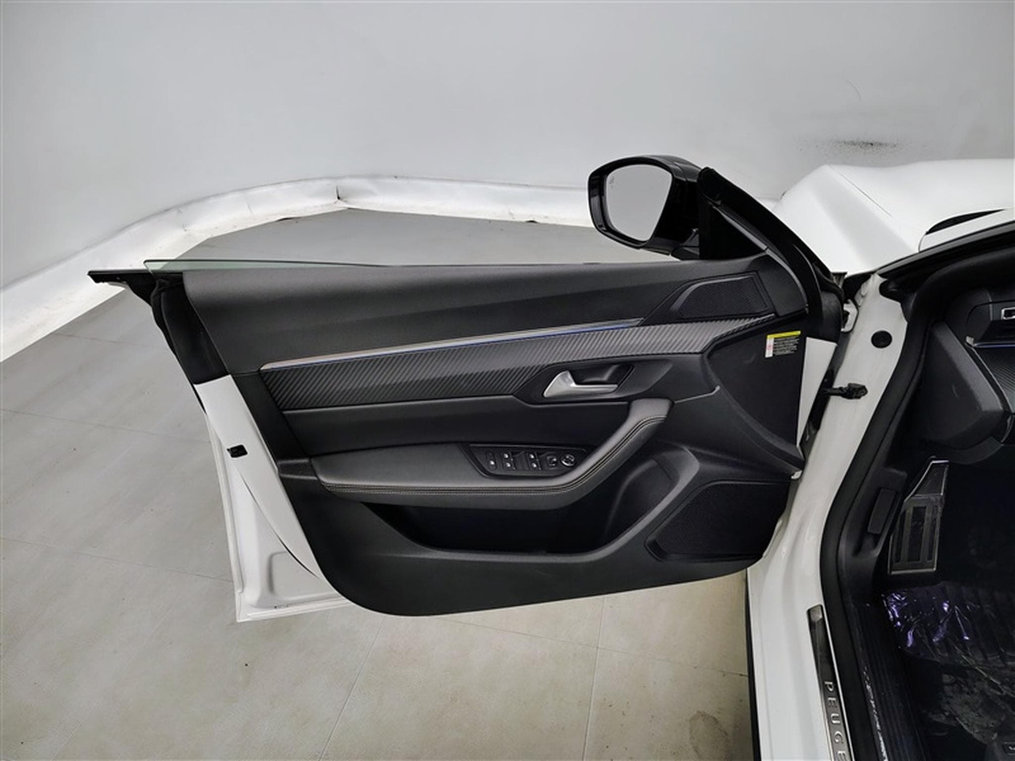 Peugeot 508 1.2 PureTech GT EAT8/S-CUIR/NAVI/LED/JA18/PDC/CAMERA (2021) - Photo 17