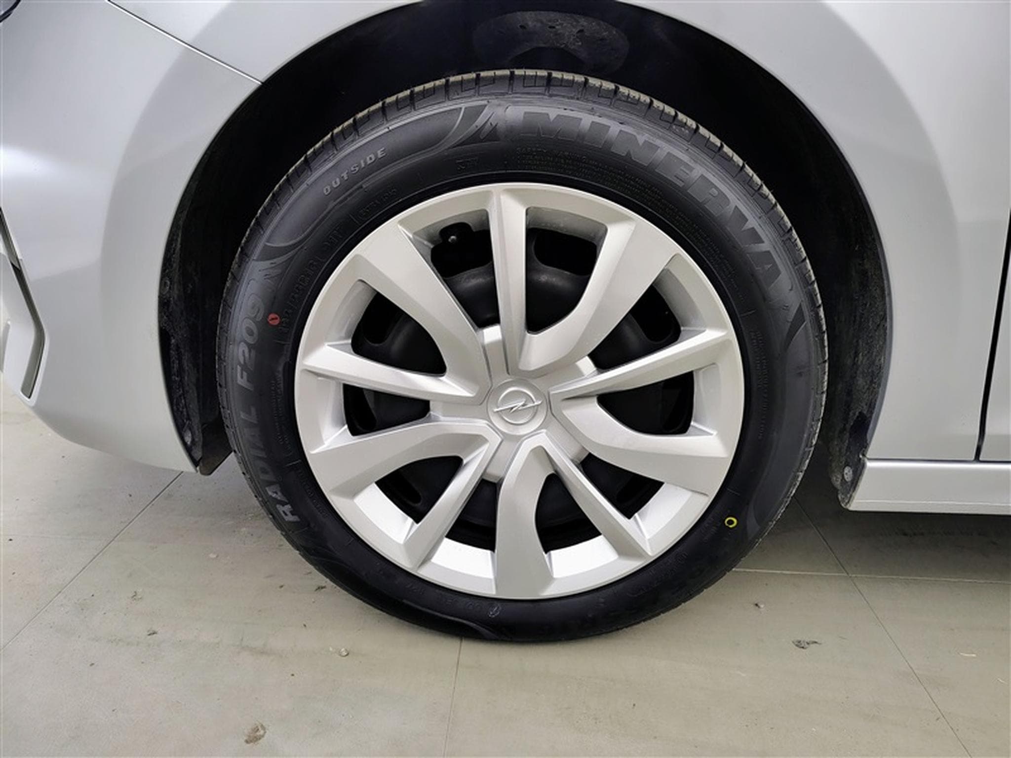 Opel Corsa 1.2i  Business S/S (2024) - Foto 6