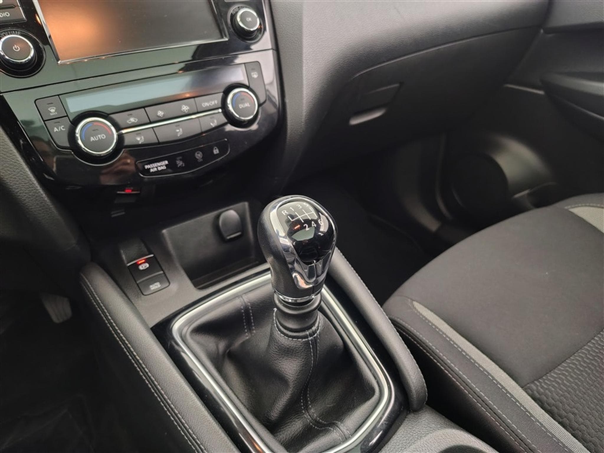 Nissan Qashqai 1.3 DIG-T Urban Edition (2021) - Foto 12