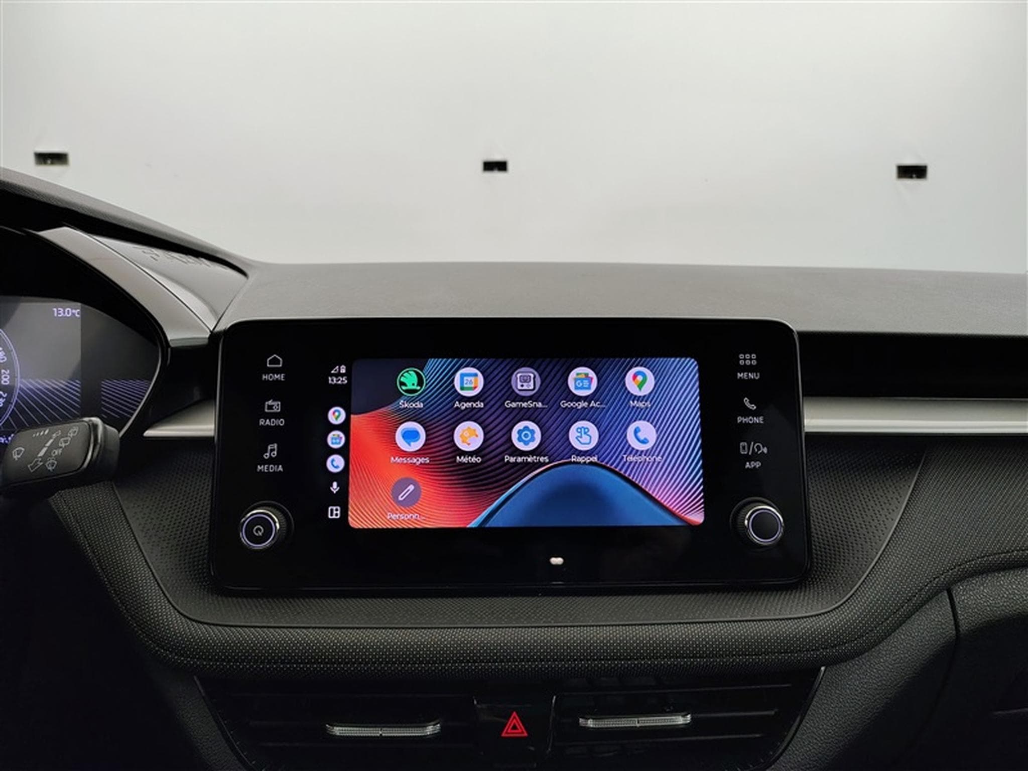 Skoda Fabia 1.0 TSI 95cv Selection CARPLAY / FULL LED / PDC AR / JA 15" (2025) - Photo 20
