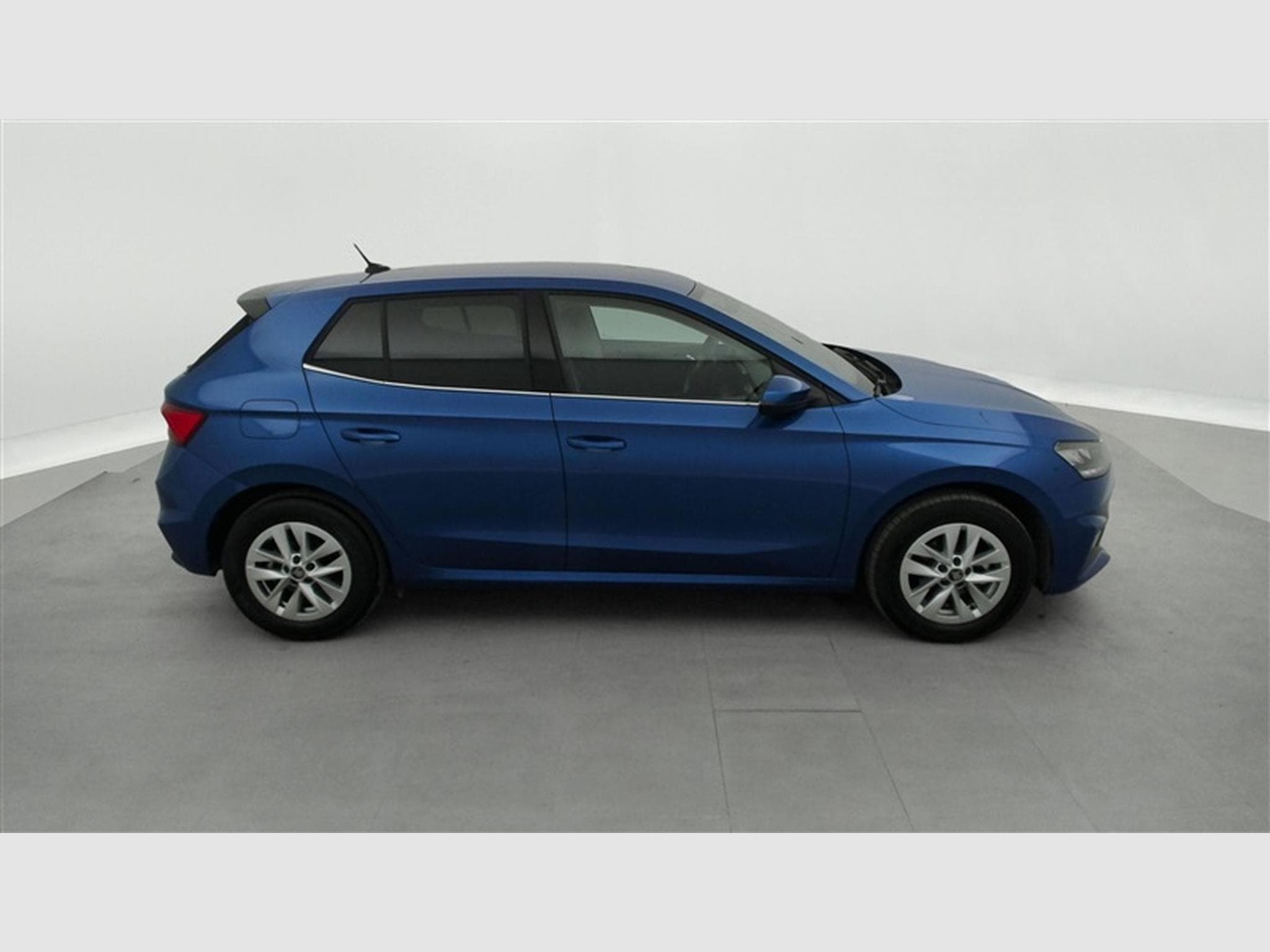 Skoda Fabia 1.0 TSI 95cv Selection CARPLAY / FULL LED / PDC AR / JA 15" (2025) - Photo 24