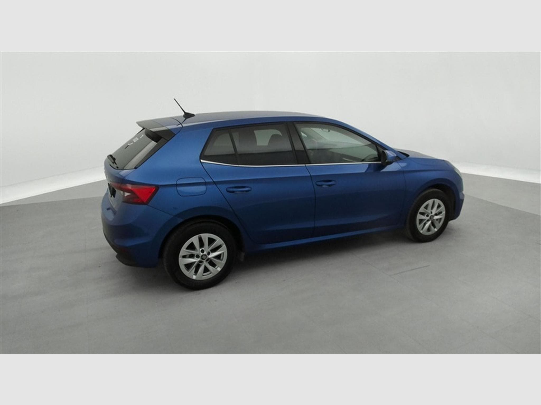 Skoda Fabia 1.0 TSI 95cv Selection CARPLAY / FULL LED / PDC AR / JA 15" (2025) - Photo 25