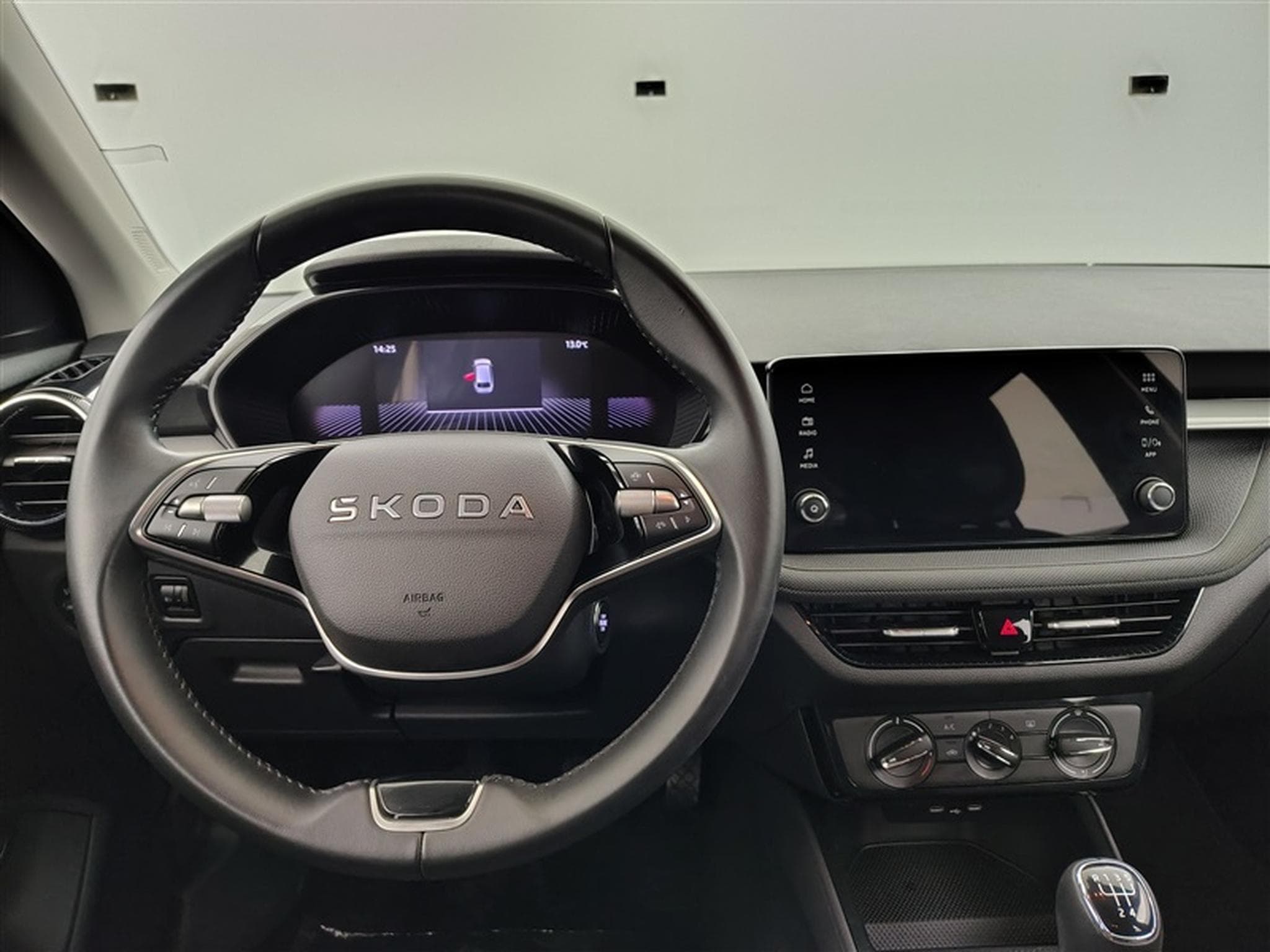 Skoda Fabia 1.0 TSI 95cv Selection CARPLAY / FULL LED / PDC AR / JA 15" (2025) - Photo 9