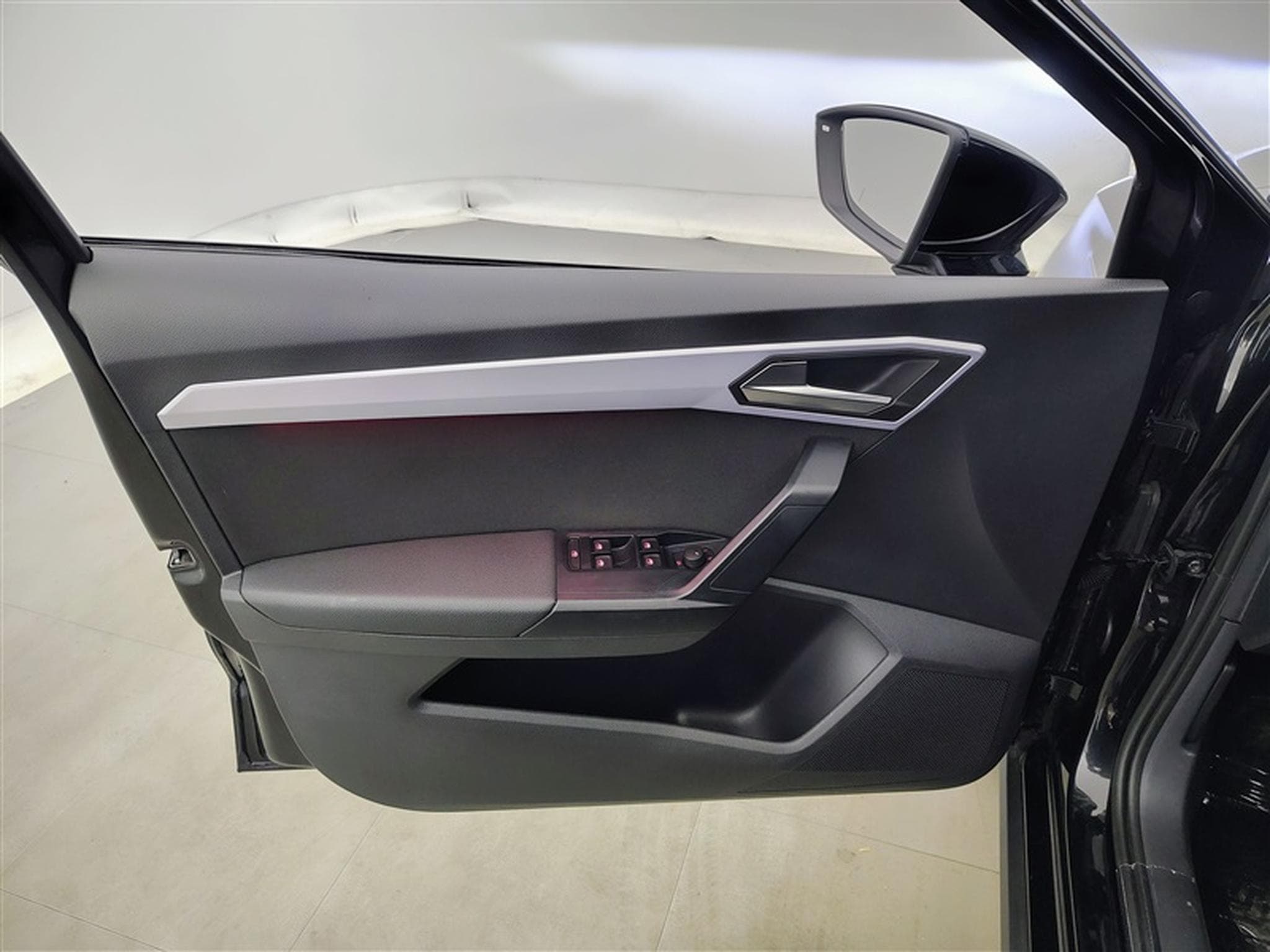 Seat Arona 1.0 TSI FR DSG NAVI / FULL LED / CARPLAY (2024) - Photo 17