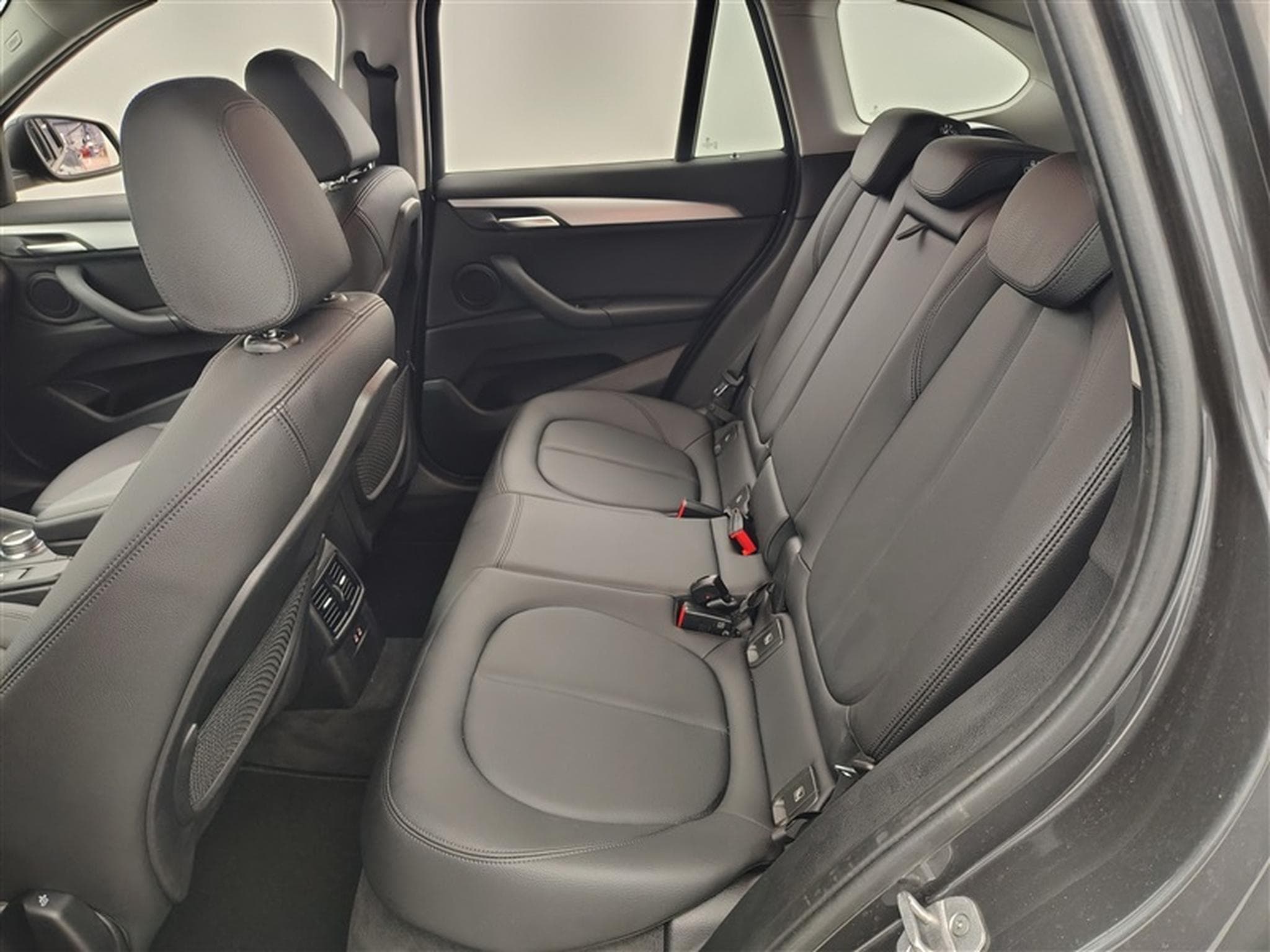 BMW X1 PHEV 1.5iA xDrive25e Cuir / Navi / Led (2022) - Foto 13
