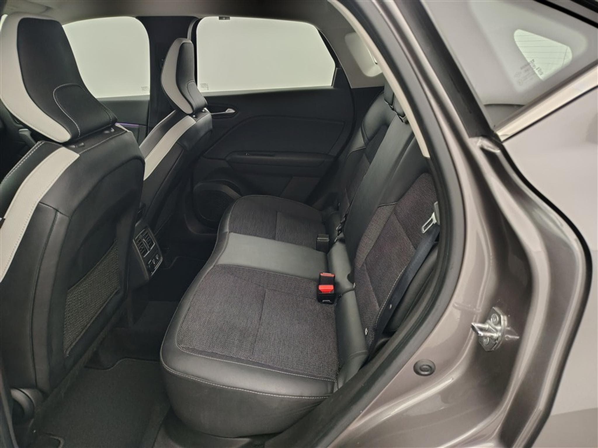 Renault Captur 1.33 TCe 140cv EDC Intens CARPLAY / FULL LED / CAMERA / JA17 (2022) - Photo 13