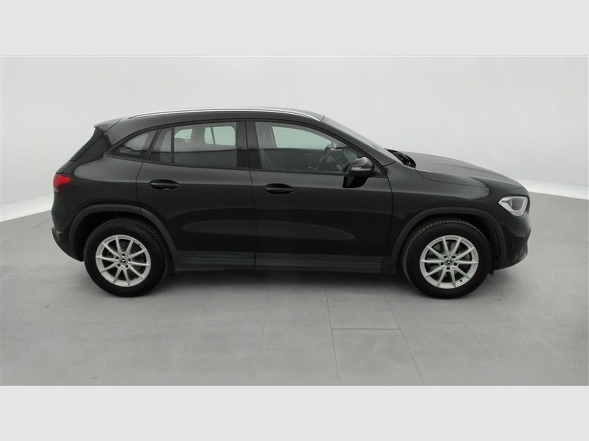 Mercedes GLA 180 d Business Line  Navi / PDC av+ar (2022) - Photo 23