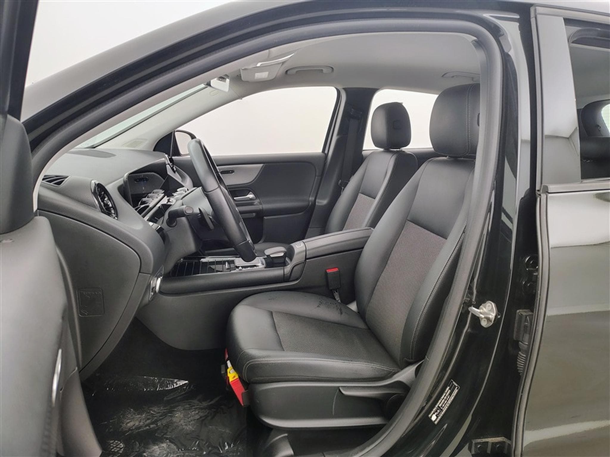Mercedes GLA 180 d Business Line  Navi / PDC av+ar (2022) - Photo 7