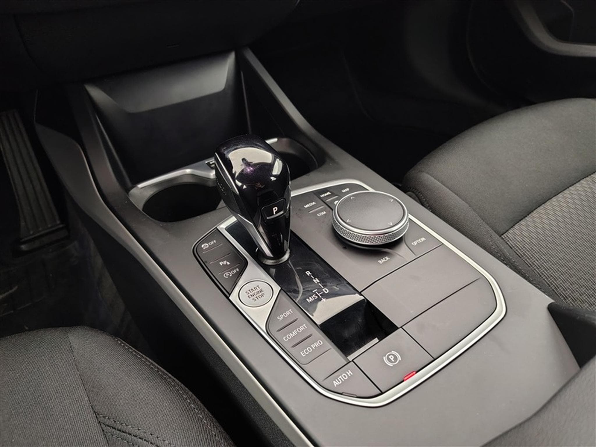 BMW 218 iA GRAN COUPE NAVI / FULL LED / PDC AV-AR (2023) - Photo 12
