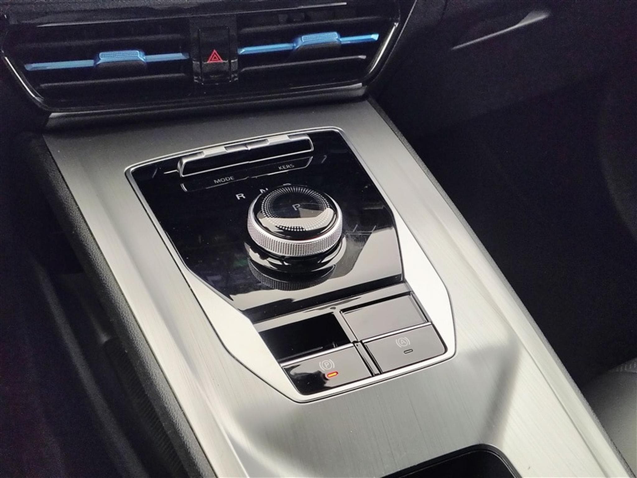 MG MG5 e-MG5 61 kWh Long Range Luxury NAVI / FULL LED / CUIR (2022) - Photo 12