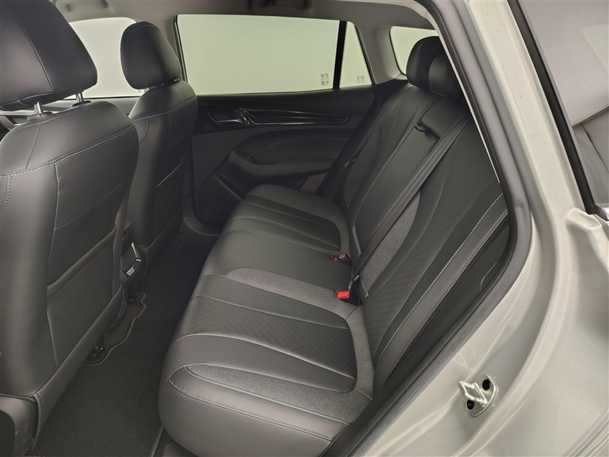 MG MG5 e-MG5 61 kWh Long Range Luxury NAVI / FULL LED / CUIR (2022) - Photo 13