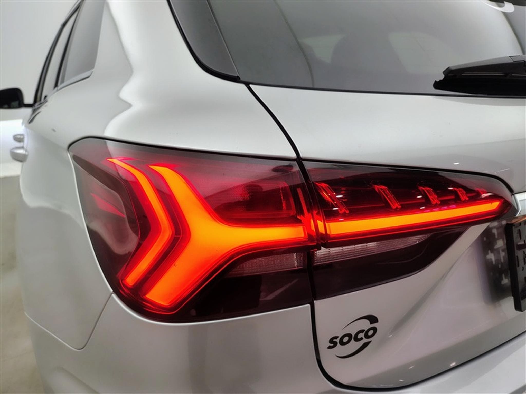 MG MG5 e-MG5 61 kWh Long Range Luxury NAVI / FULL LED / CUIR (2022) - Photo 16